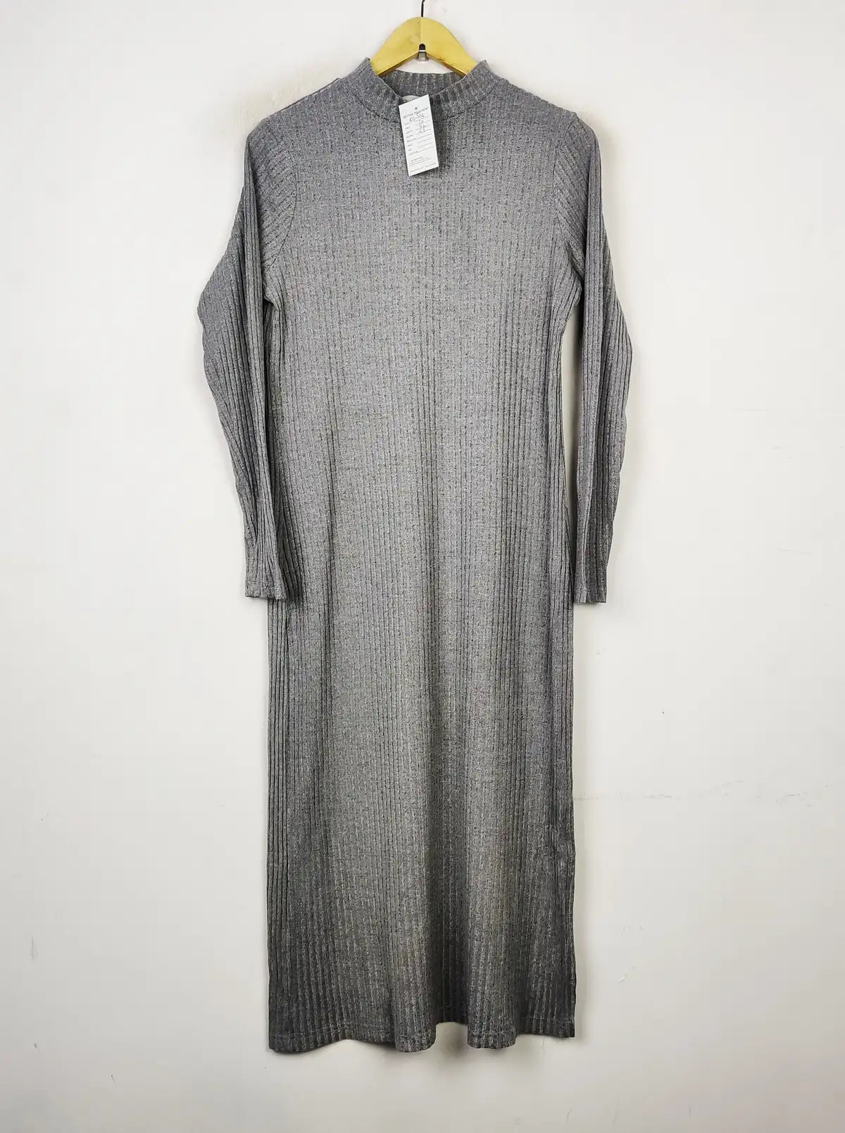 Buy online pre-used pre-loved 100% authentic & Original branded Lilie Rose (BD-565) available in Pakistan. Top international brands avilable.