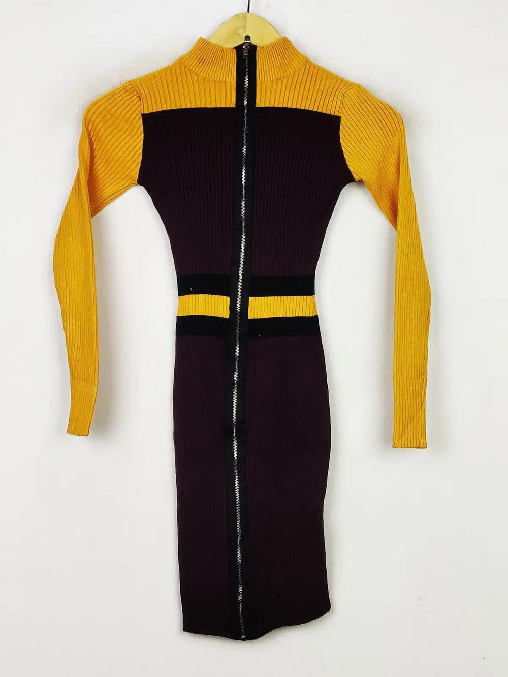 Buy online pre-used pre-loved 100% authentic & Original branded Lu Nyc (BD-578) available in Pakistan. Top international brands avilable.