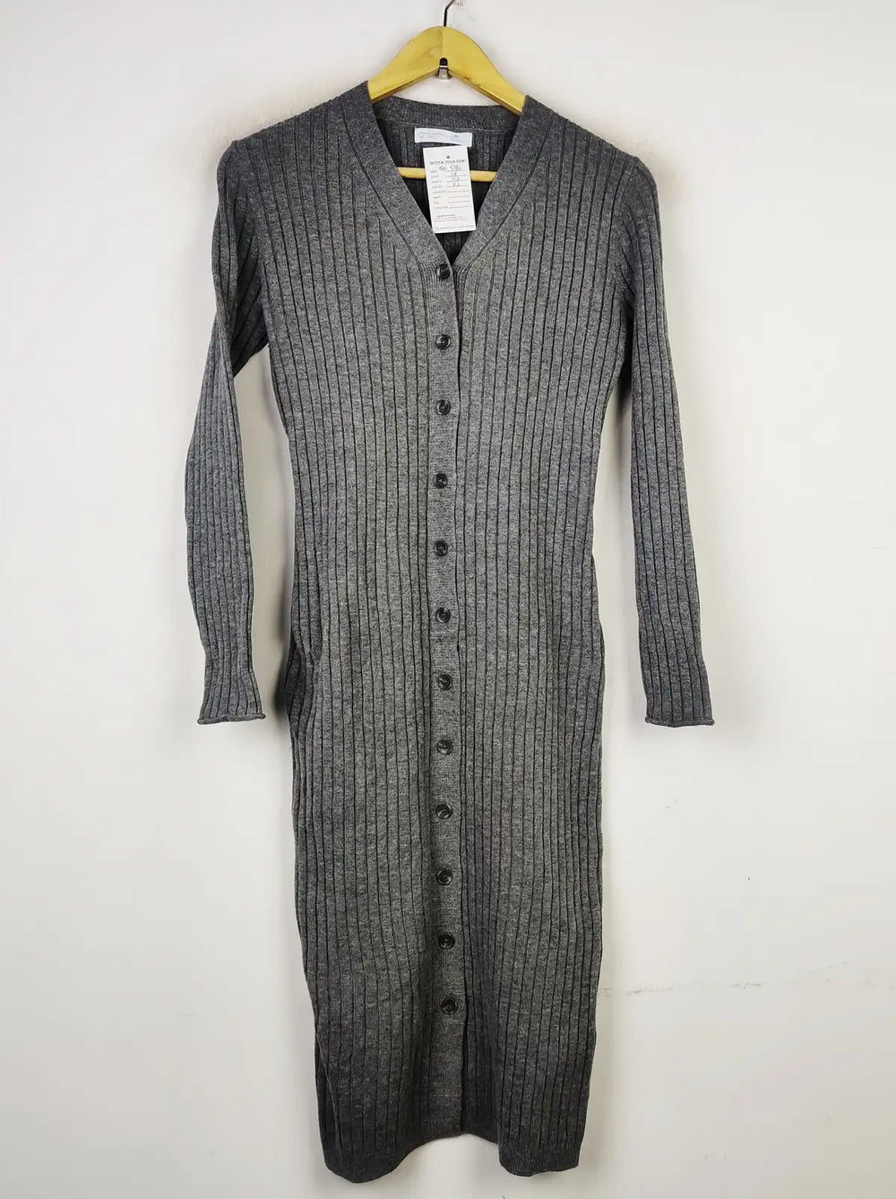 Buy online pre-used pre-loved 100% authentic & Original branded Primark (BD-586) available in Pakistan. Top international brands avilable.