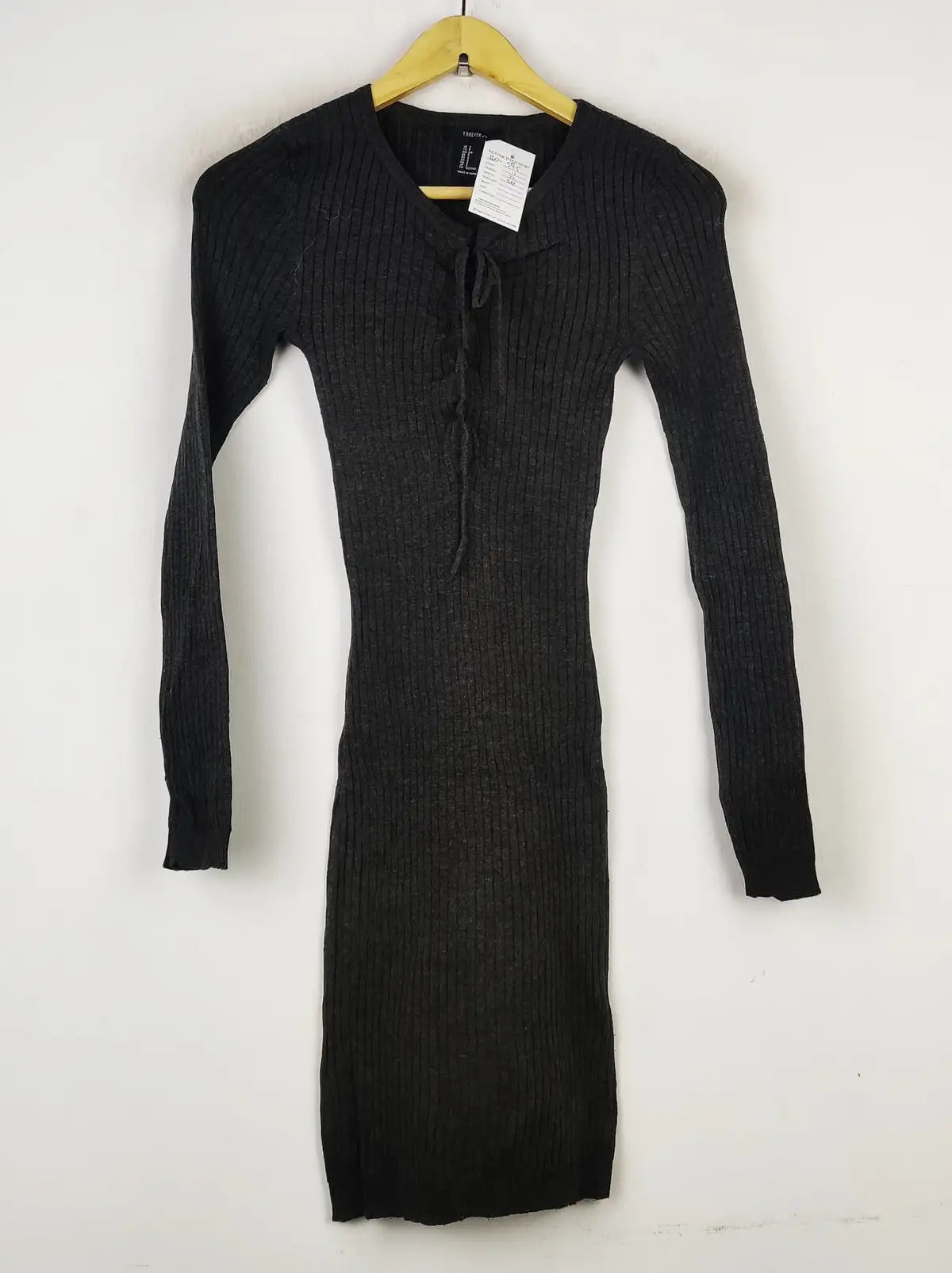 Buy online pre-used pre-loved 100% authentic & Original branded Forever 21 (BD-595) available in Pakistan. Top international brands avilable.