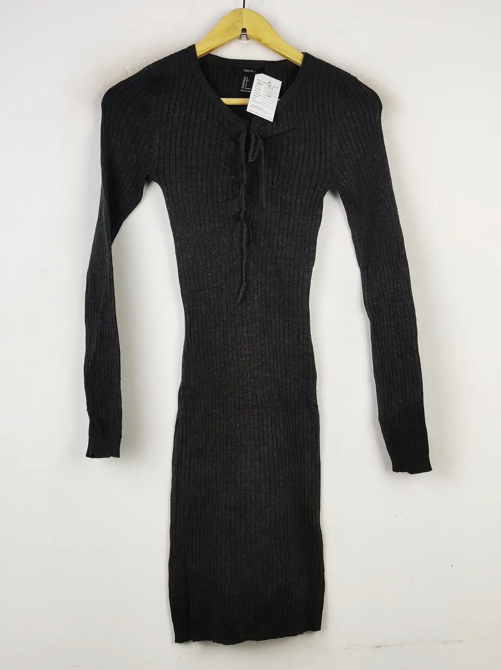 Buy online pre-used pre-loved 100% authentic & Original branded Forever 21 (BD-595) available in Pakistan. Top international brands avilable.