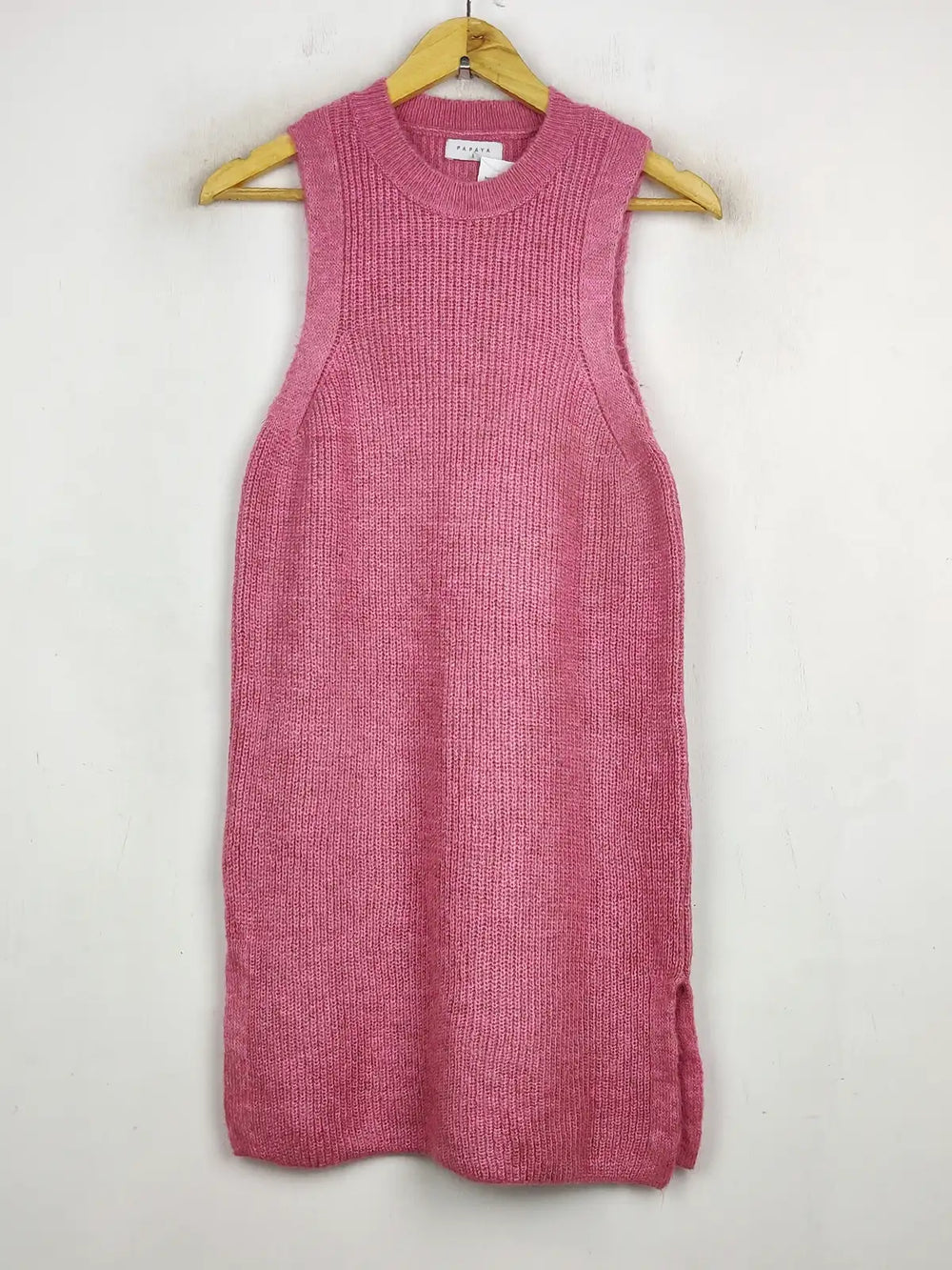 Buy online pre-used pre-loved 100% authentic & Original branded Papaya (BD-67) available in Pakistan. Top international brands avilable.