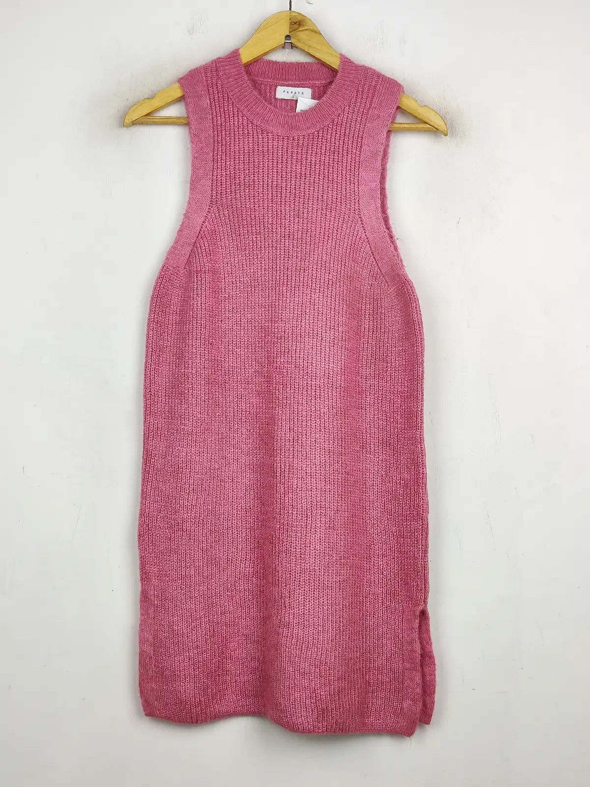 Buy online pre-used pre-loved 100% authentic & Original branded Papaya (BD-67) available in Pakistan. Top international brands avilable.