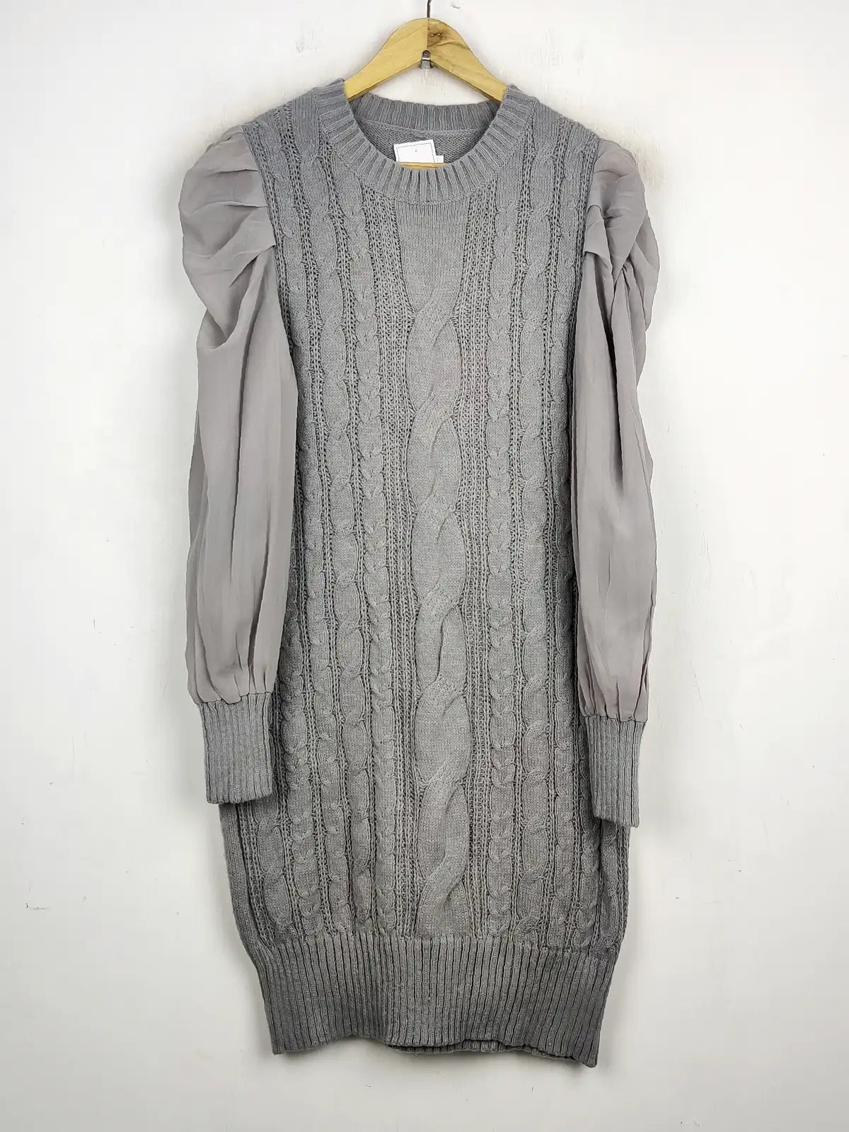 Buy online pre-used pre-loved 100% authentic & Original branded Shein (BD-68) available in Pakistan. Top international brands avilable.