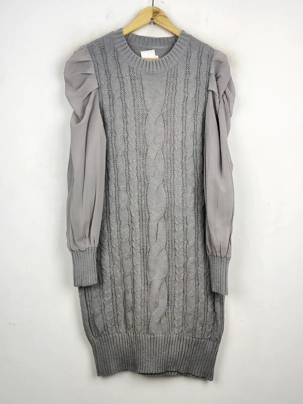 Buy online pre-used pre-loved 100% authentic & Original branded Shein (BD-68) available in Pakistan. Top international brands avilable.