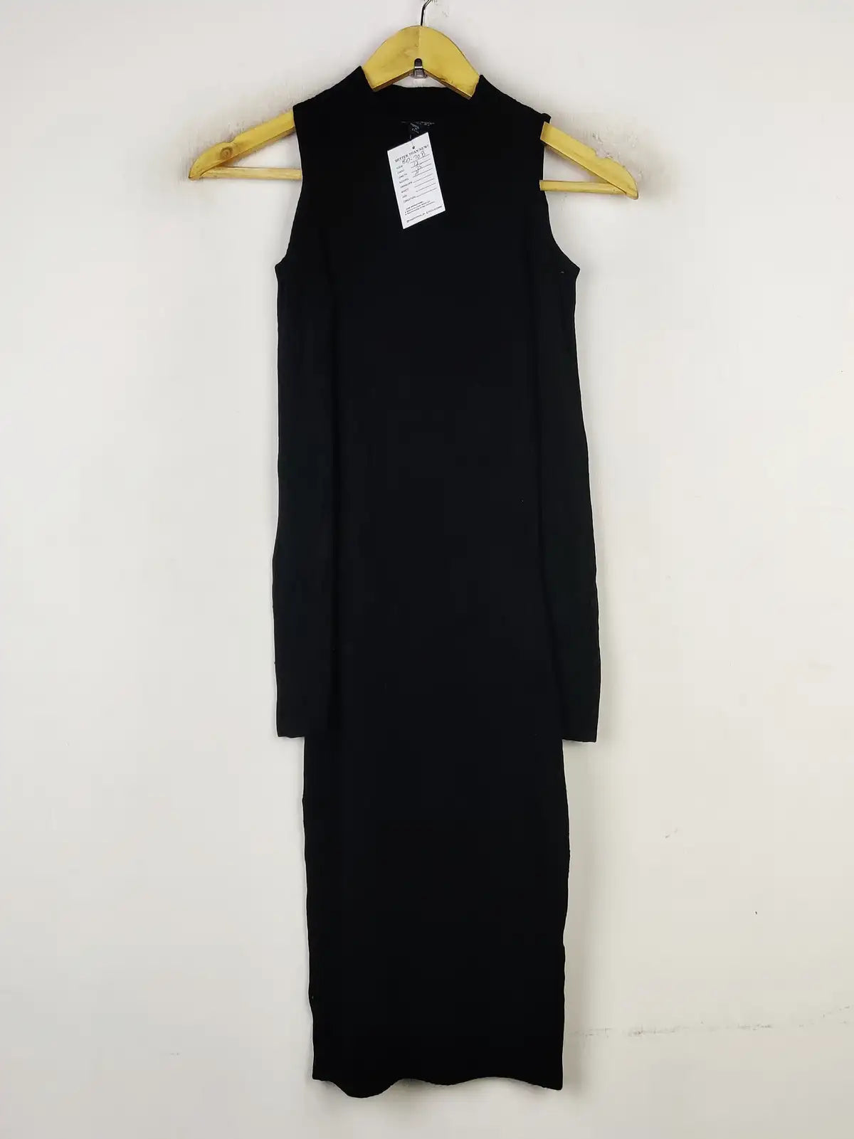 Buy online pre-used pre-loved 100% authentic & Original branded Miss Selfridge (BD-708) available in Pakistan. Top international brands avilable.