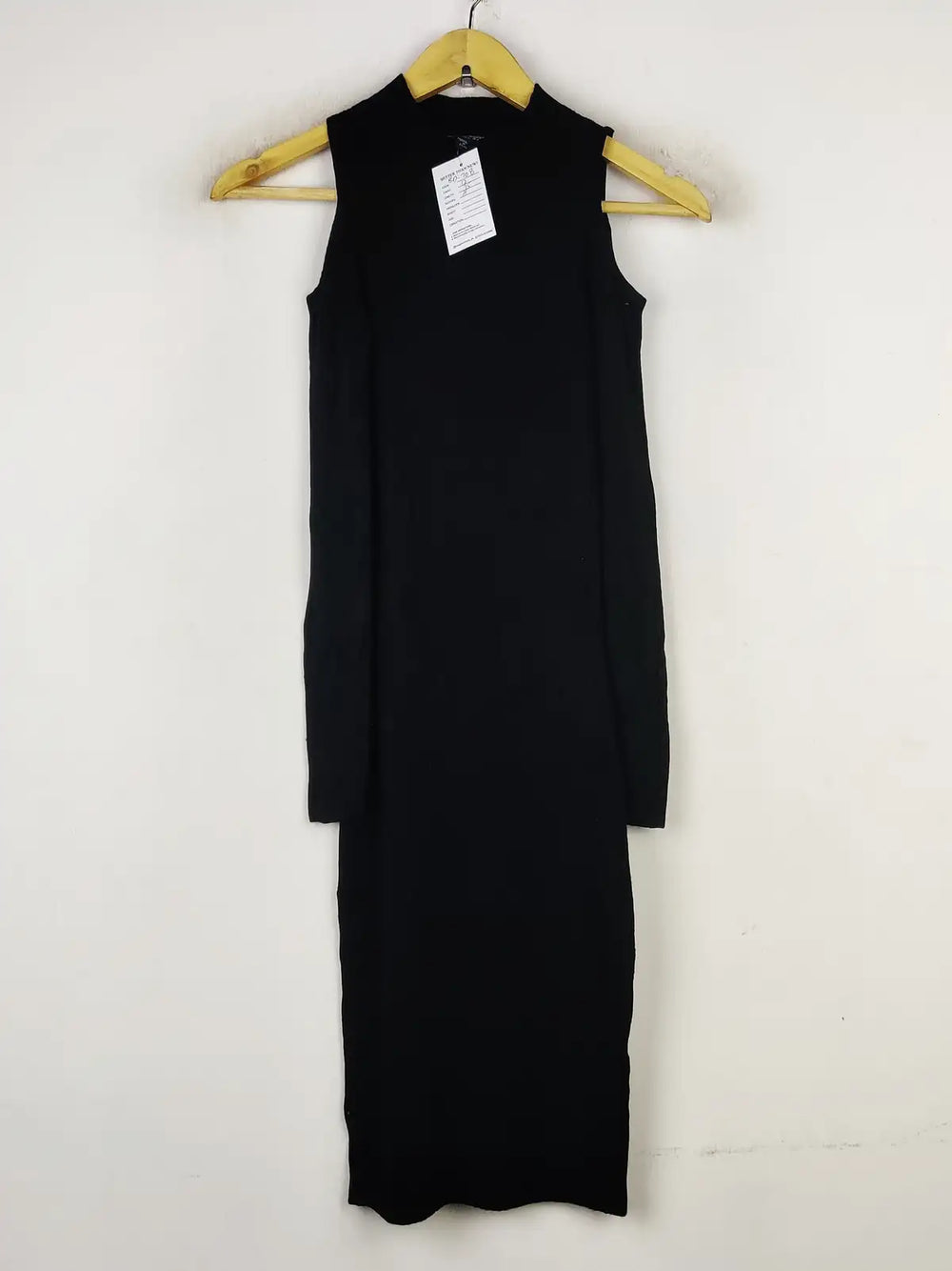 Buy online pre-used pre-loved 100% authentic & Original branded Miss Selfridge (BD-708) available in Pakistan. Top international brands avilable.