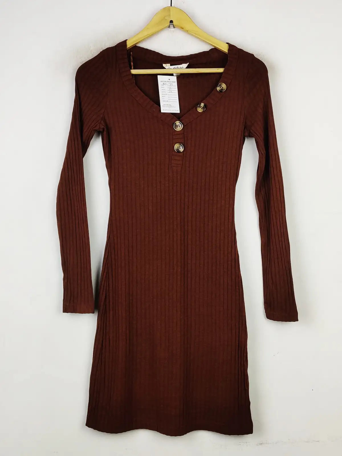 Buy online pre-used pre-loved 100% authentic & Original branded Miss Selfridge (BD-719) available in Pakistan. Top international brands avilable.