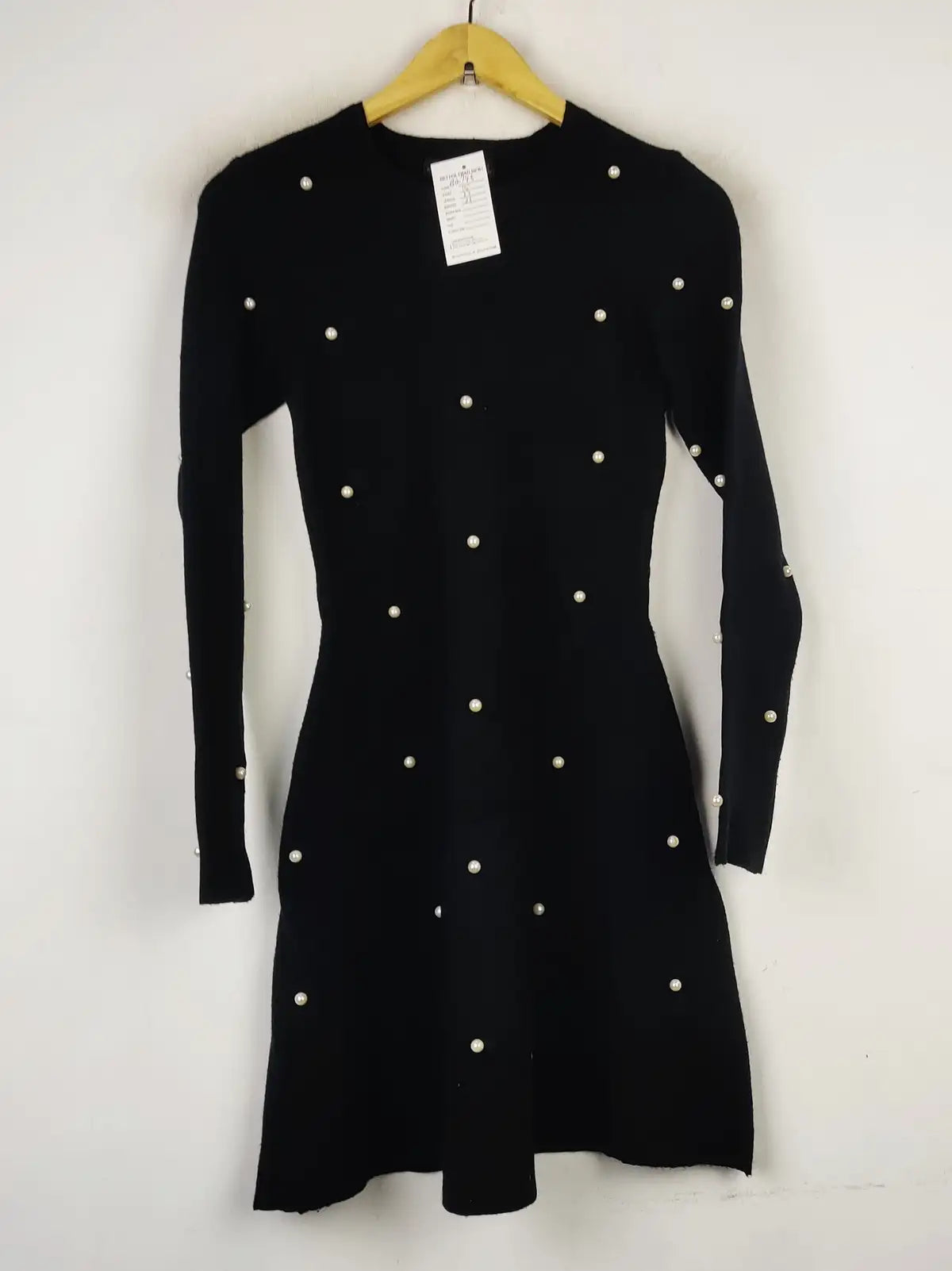 Buy online pre-used pre-loved 100% authentic & Original branded Zara (BD-743) available in Pakistan. Top international brands avilable.