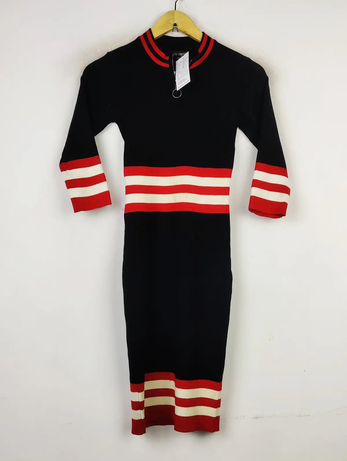 Buy online pre-used pre-loved 100% authentic & Original branded Qed London (BD-747) available in Pakistan. Top international brands avilable.