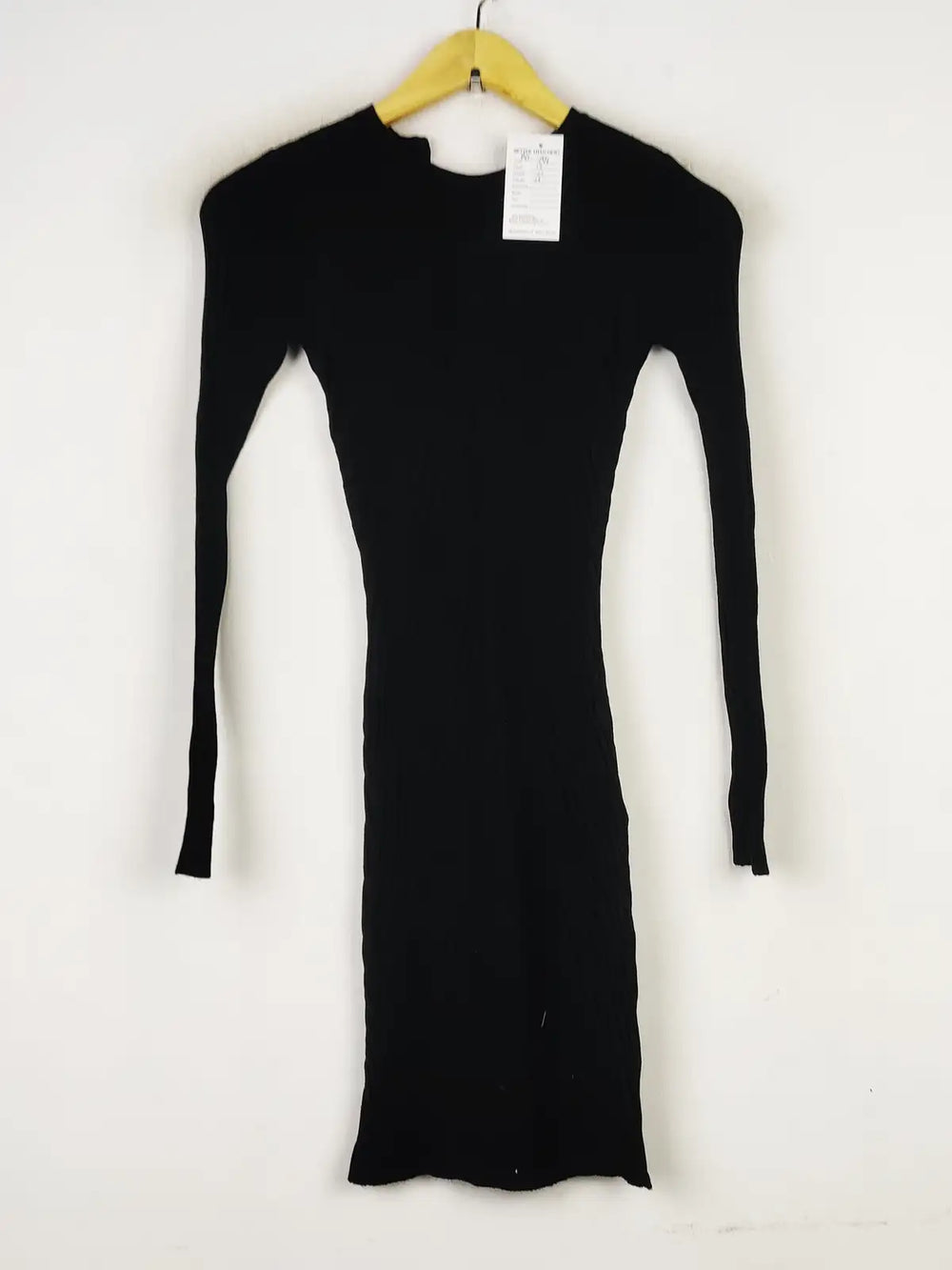 Buy online pre-used pre-loved 100% authentic & Original branded Kangol (BD-754) available in Pakistan. Top international brands avilable.