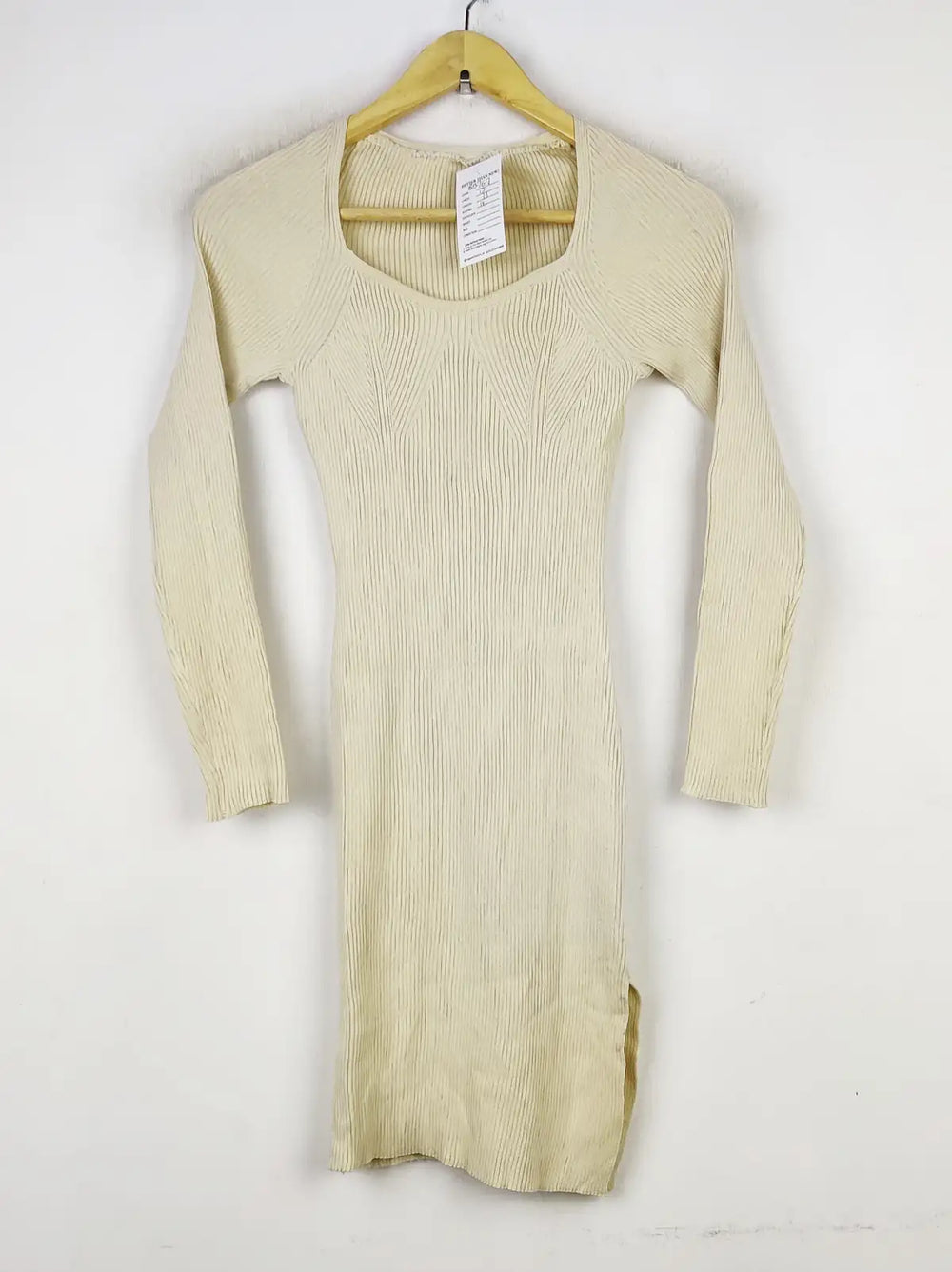 Buy online pre-used pre-loved 100% authentic & Original branded Shein (BD-767) available in Pakistan. Top international brands avilable.