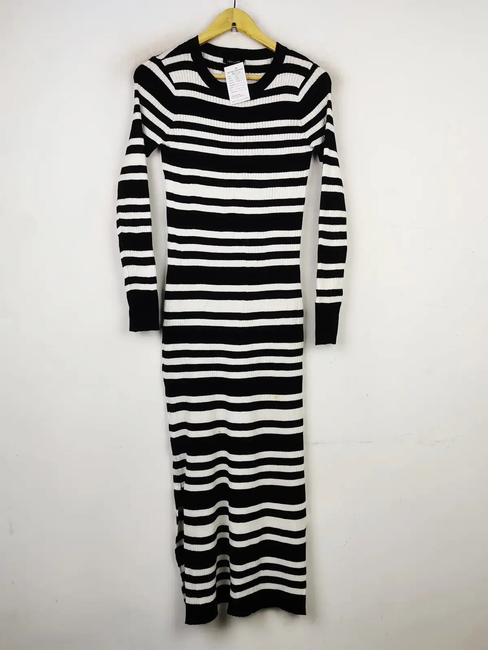 Buy online pre-used pre-loved 100% authentic & Original branded Primark (BD-770) available in Pakistan. Top international brands avilable.