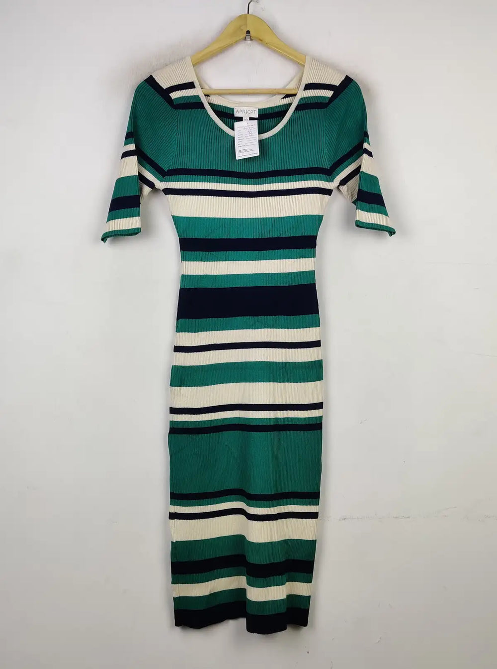 Buy online pre-used pre-loved 100% authentic & Original branded Apricot (BD-774) available in Pakistan. Top international brands avilable.