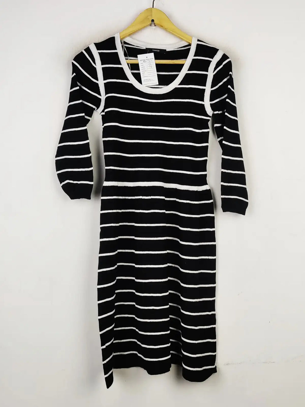 Buy online pre-used pre-loved 100% authentic & Original branded George (BD-787) available in Pakistan. Top international brands avilable.