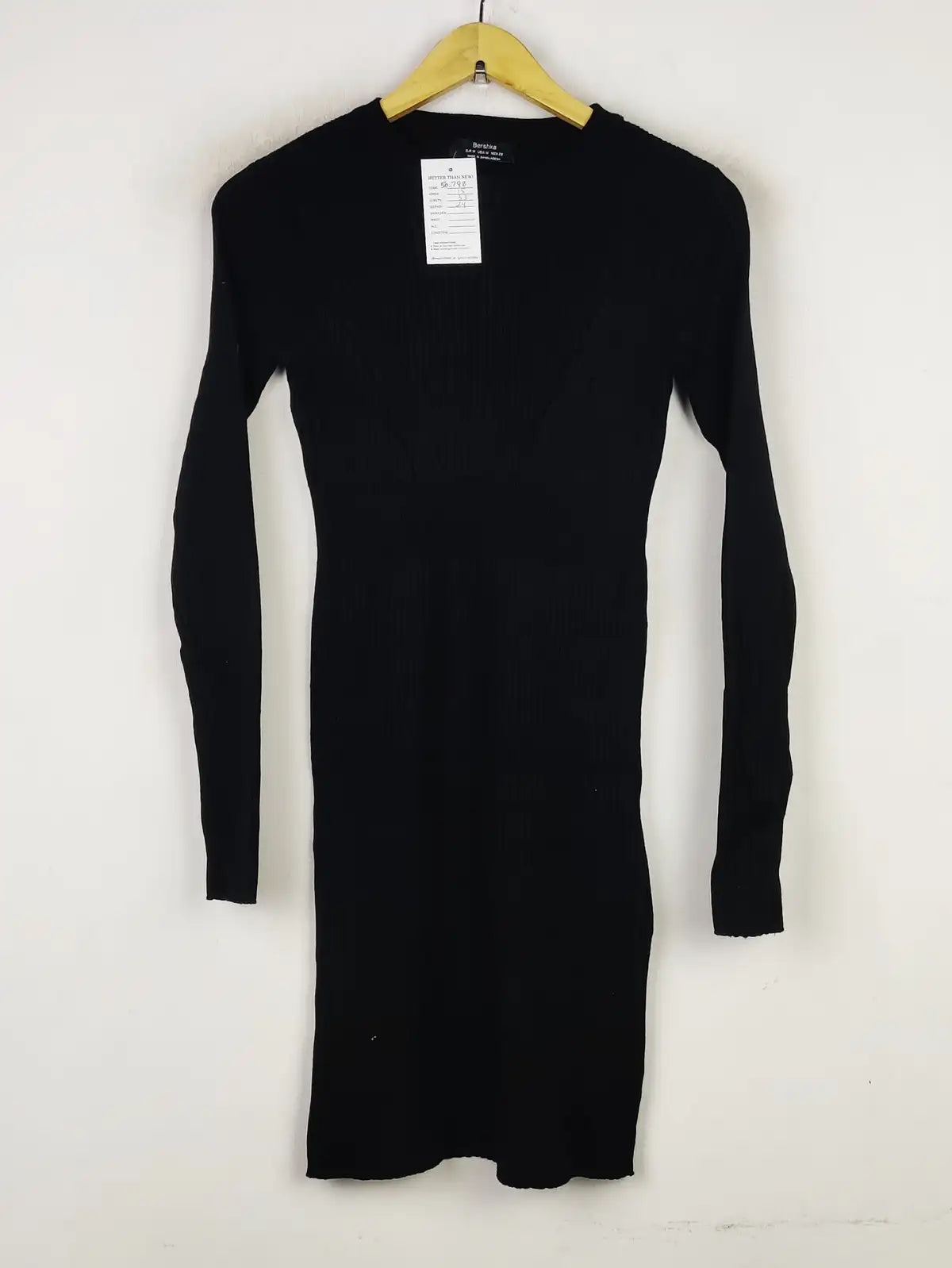 Buy online pre-used pre-loved 100% authentic & Original branded Bershka (BD-798) available in Pakistan. Top international brands avilable.