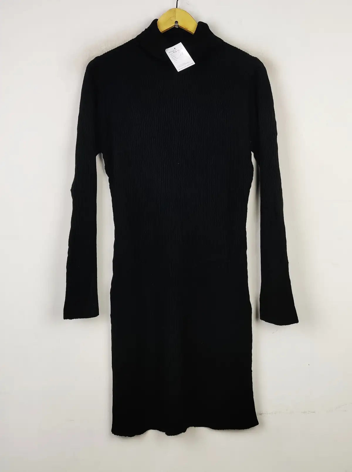 Buy online pre-used pre-loved 100% authentic & Original branded Boohoo (BD-807) available in Pakistan. Top international brands avilable.