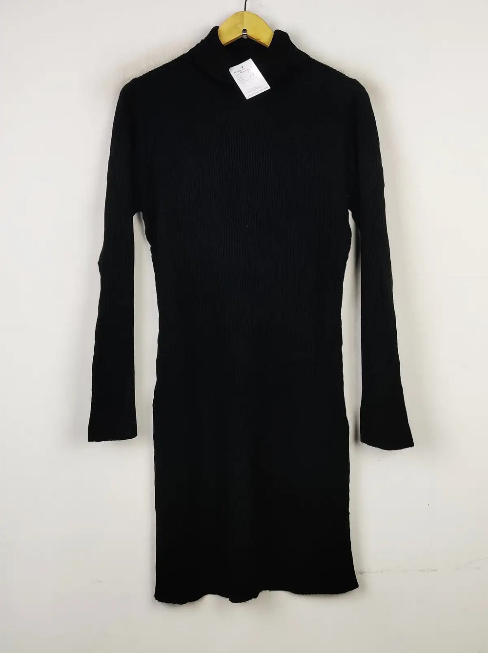 Buy online pre-used pre-loved 100% authentic & Original branded Boohoo (BD-807) available in Pakistan. Top international brands avilable.