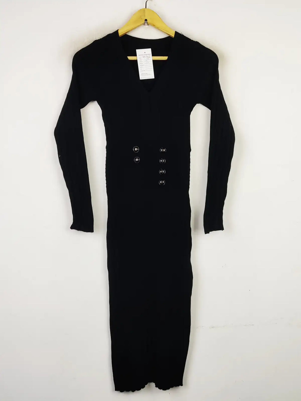 Buy online pre-used pre-loved 100% authentic & Original branded Unknown Brand (BD-818) available in Pakistan. Top international brands avilable.