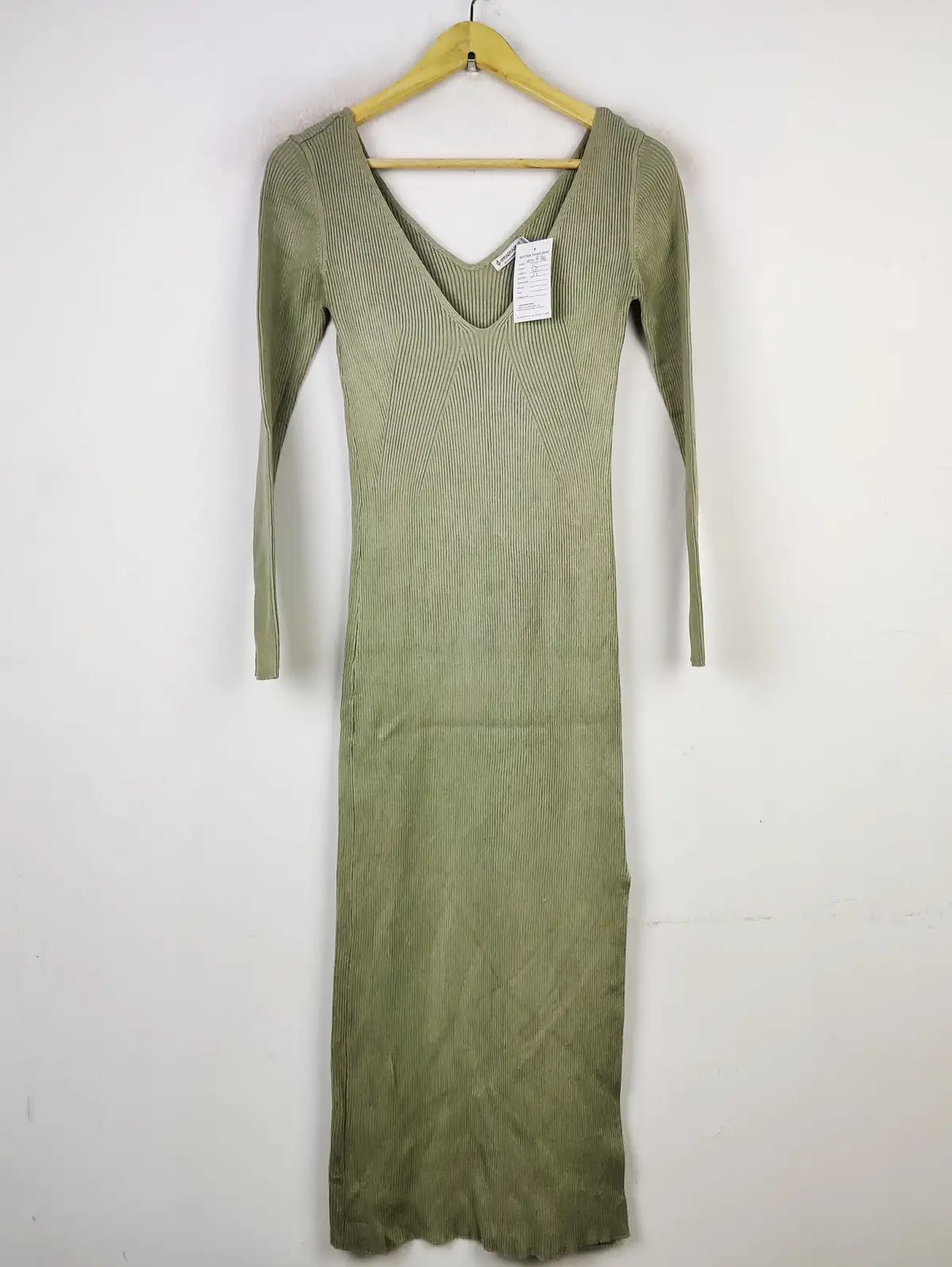 Buy online pre-used pre-loved 100% authentic & Original branded Stradivarius (BD-836) available in Pakistan. Top international brands avilable.