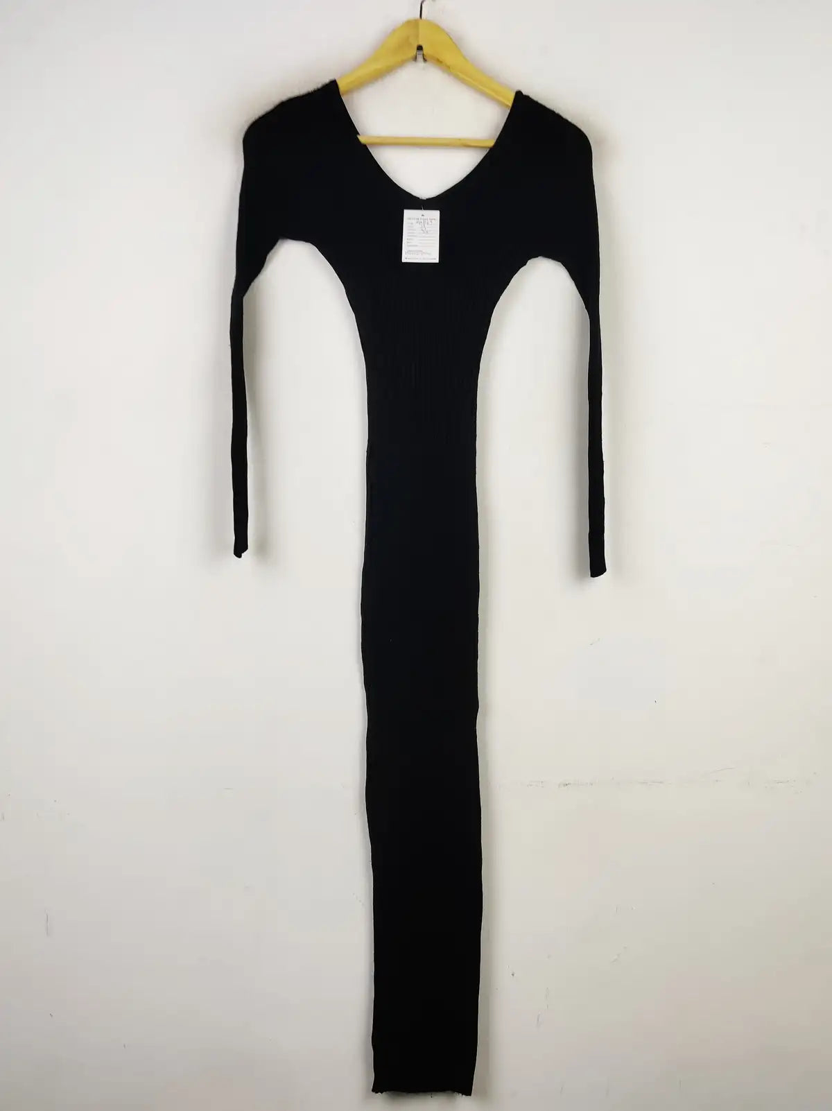 Buy online pre-used pre-loved 100% authentic & Original branded Unknown Brand (BD-837) available in Pakistan. Top international brands avilable.