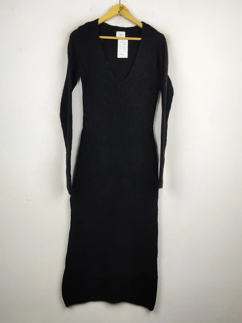 Buy online pre-used pre-loved 100% authentic & Original branded H&M (BD-84) available in Pakistan. Top international brands avilable.