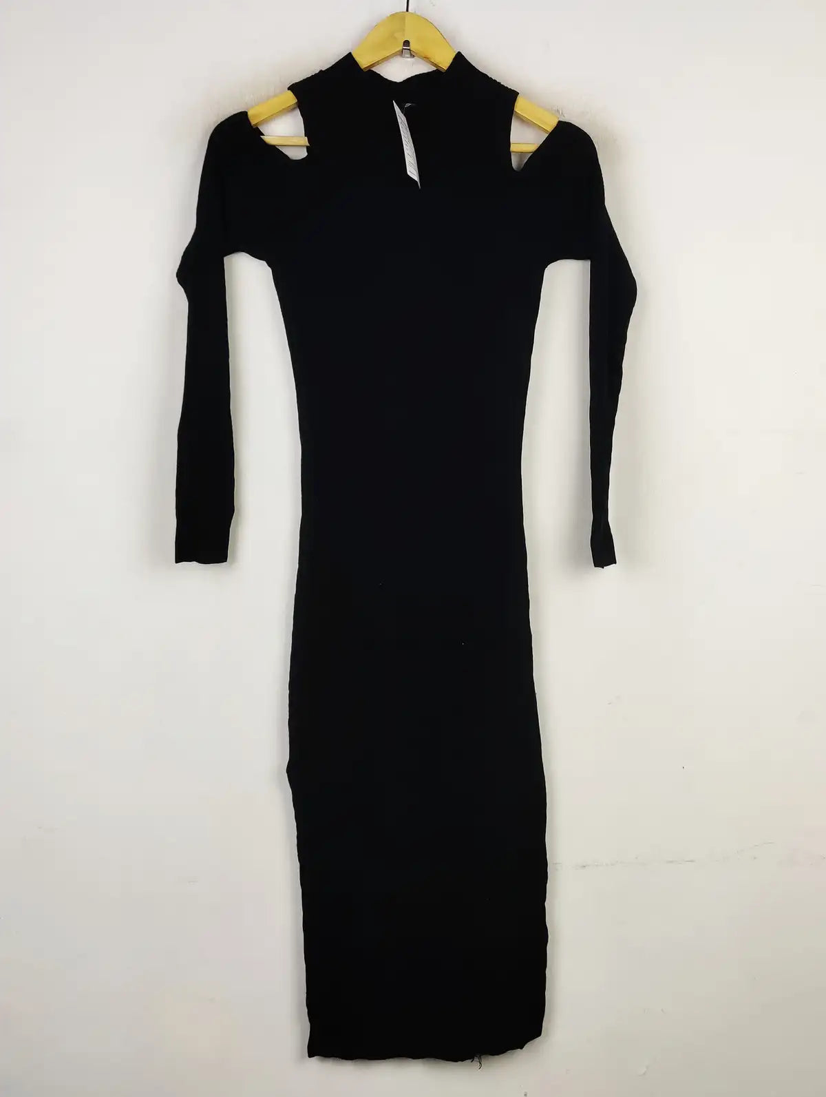 Buy online pre-used pre-loved 100% authentic & Original branded Miss Selfridge (BD-859) available in Pakistan. Top international brands avilable.