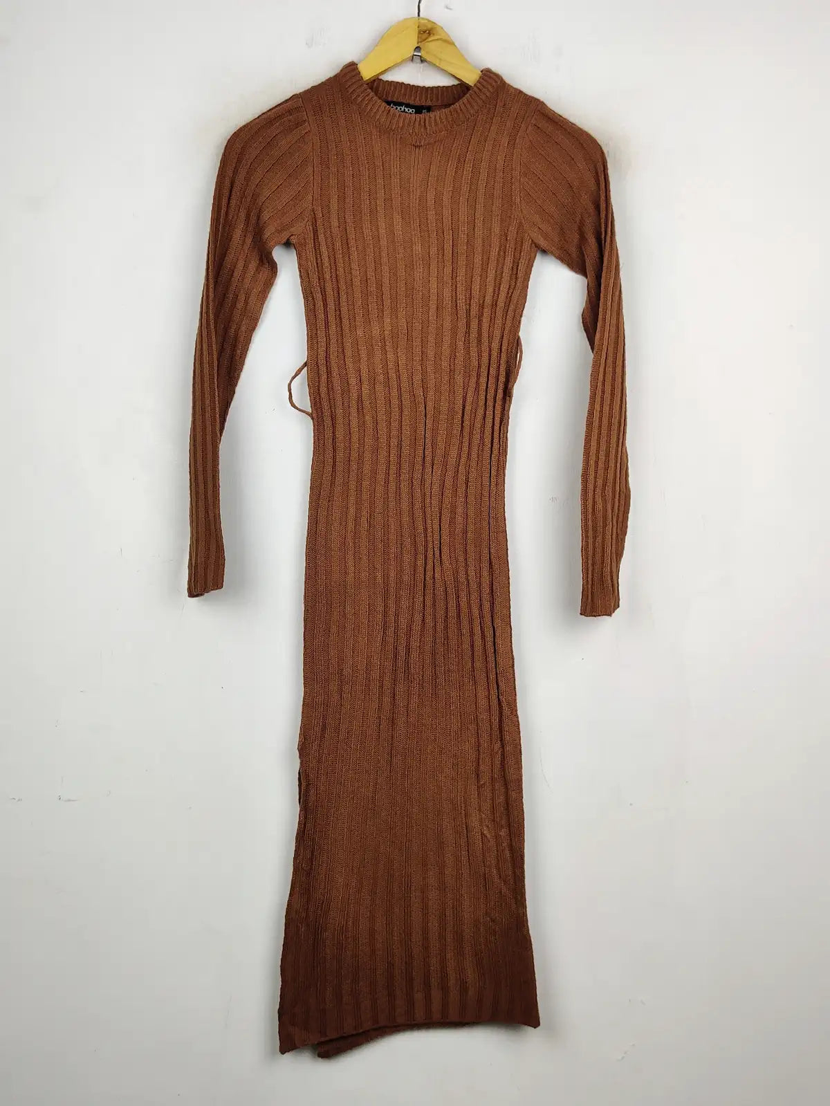 Buy online pre-used pre-loved 100% authentic & Original branded Boohoo (BD-85) available in Pakistan. Top international brands avilable.