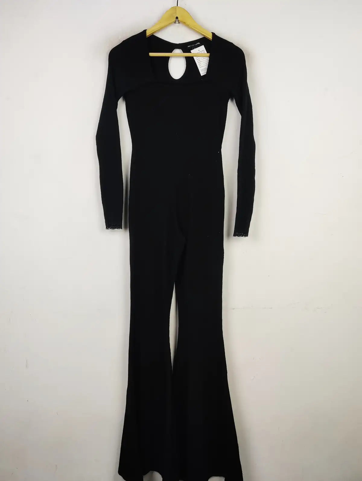 Buy online pre-used pre-loved 100% authentic & Original branded Prettylittlething (BD-870) available in Pakistan. Top international brands avilable.