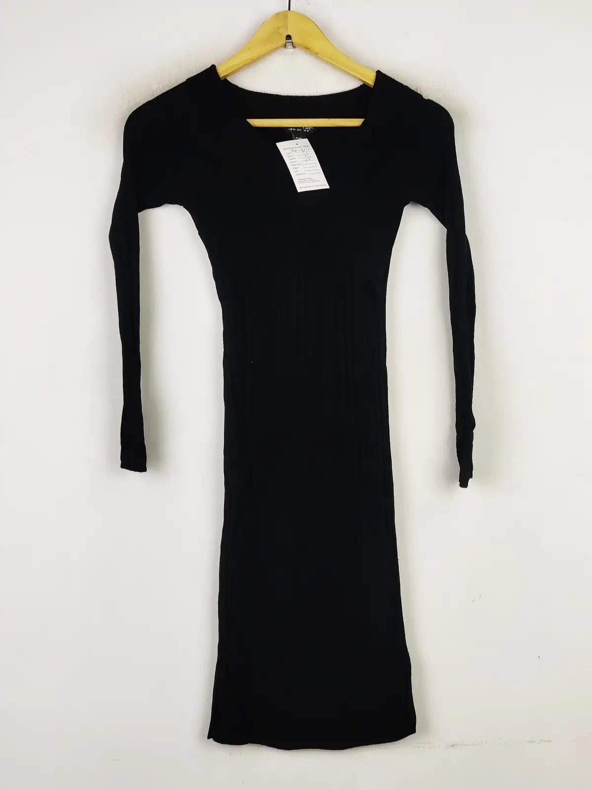 Buy online pre-used pre-loved 100% authentic & Original branded Miss Selfridge (BD-872) available in Pakistan. Top international brands avilable.