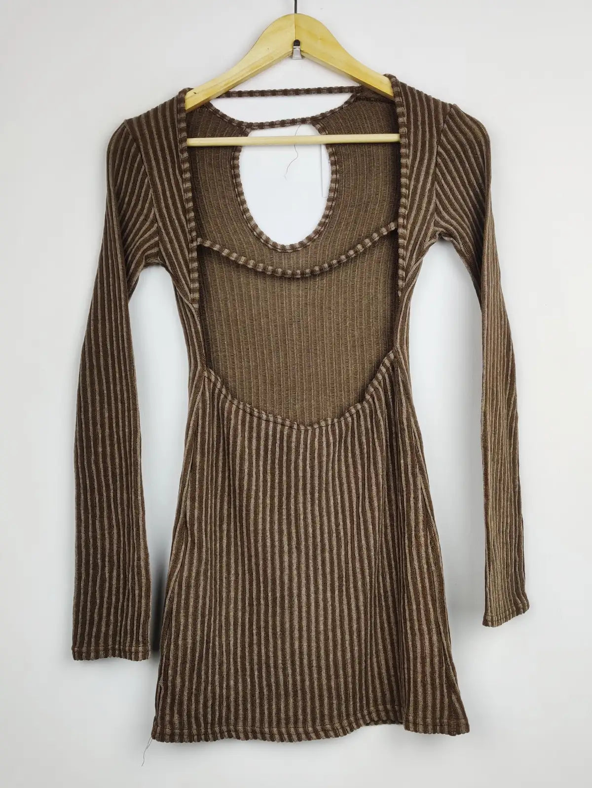 Buy online pre-used pre-loved 100% authentic & Original branded Prettylittlething (BD-88) available in Pakistan. Top international brands avilable.