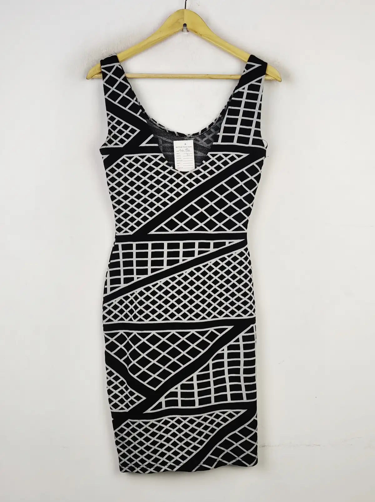 Buy online pre-used pre-loved 100% authentic & Original branded Miss Selfridge (BD-891) available in Pakistan. Top international brands avilable.