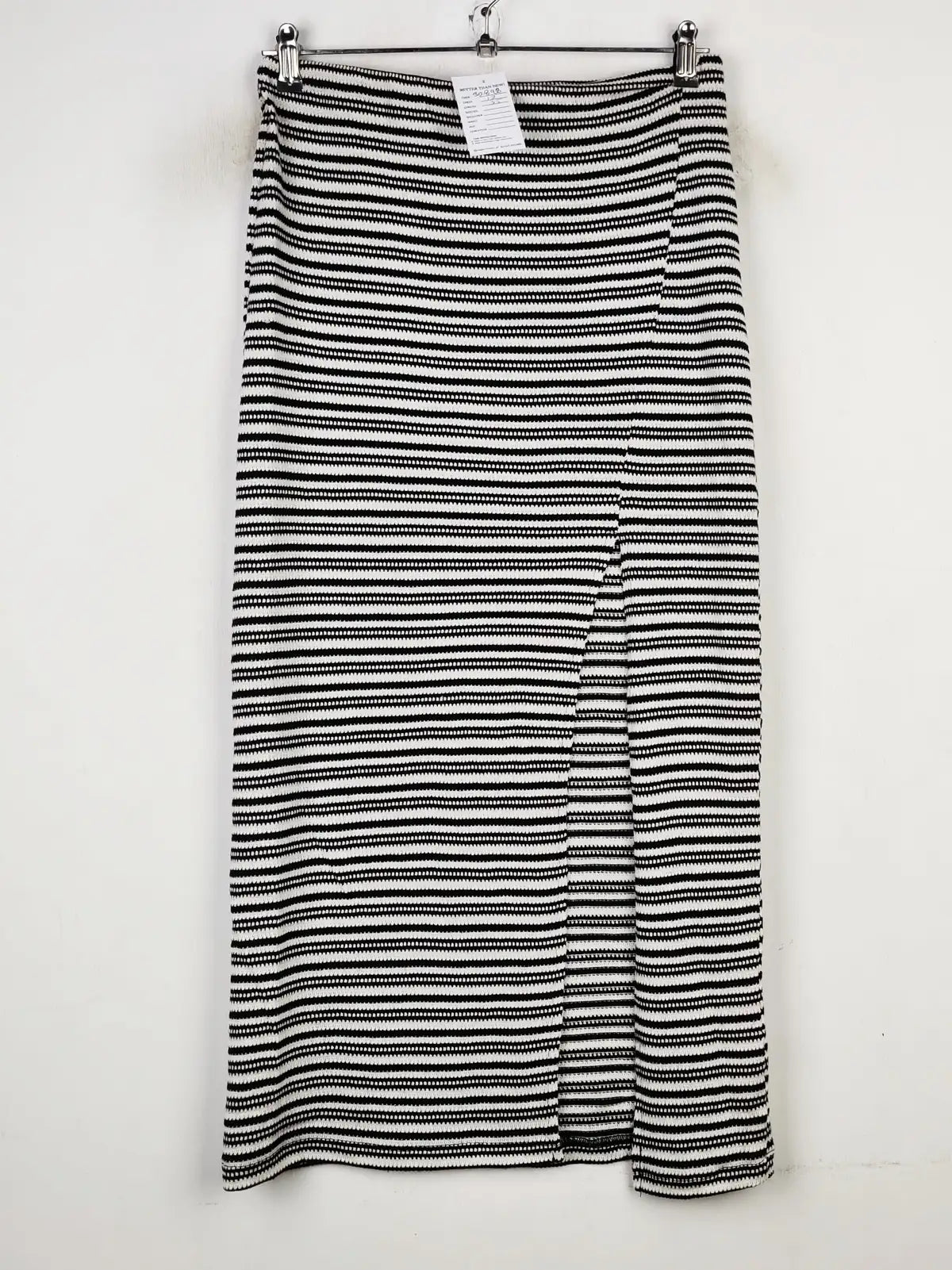 Buy online pre-used pre-loved 100% authentic & Original branded Primark (BD-898) available in Pakistan. Top international brands avilable.