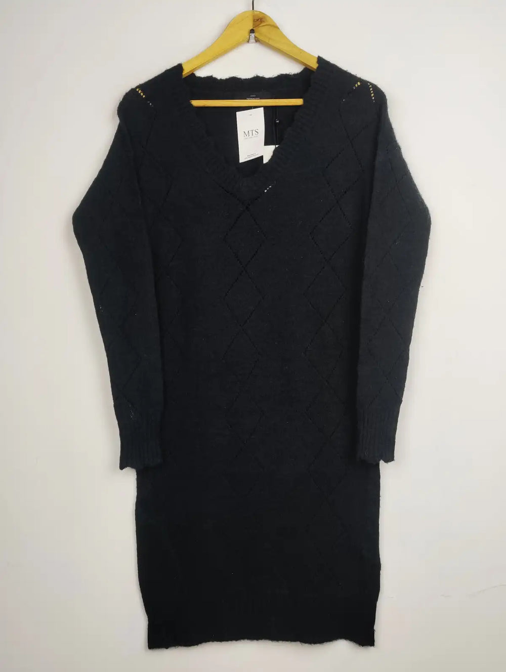 Buy online pre-used pre-loved 100% authentic & Original branded Peppercorn (BD-90) available in Pakistan. Top international brands avilable.