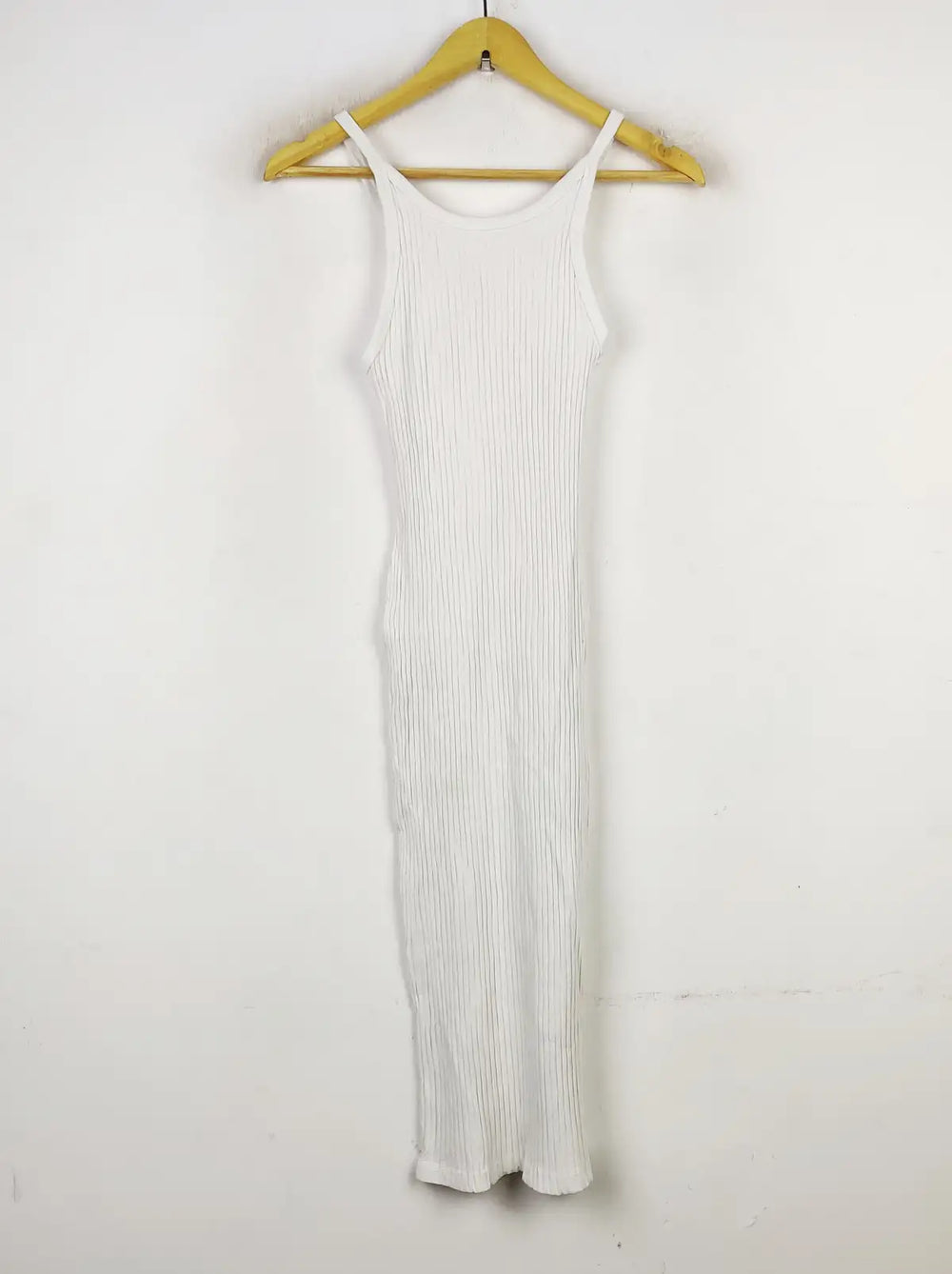 Buy online pre-used pre-loved 100% authentic & Original branded Zara (BD-915) available in Pakistan. Top international brands avilable.