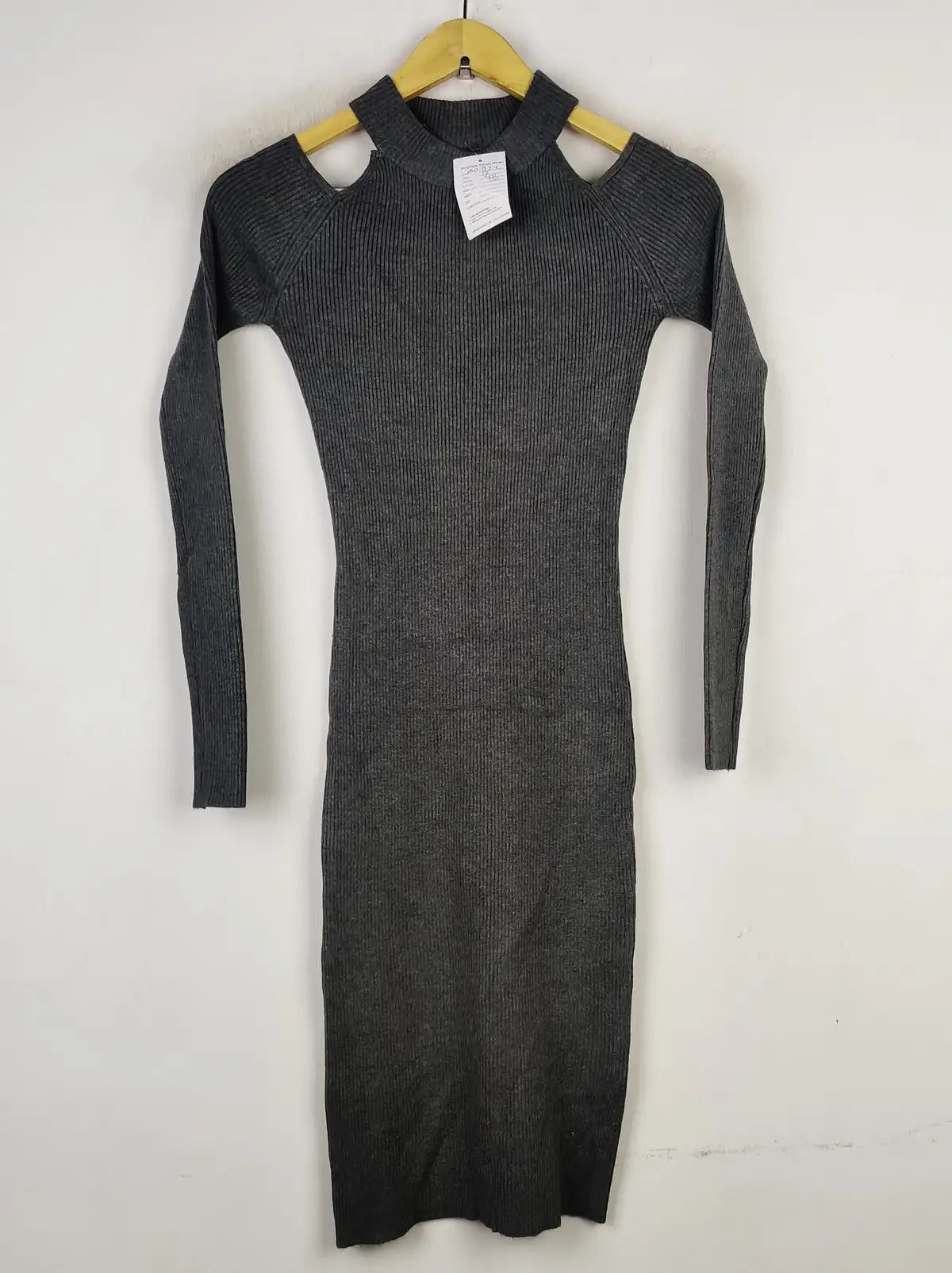 Buy online pre-used pre-loved 100% authentic & Original branded Unknown Brand (BD-924) available in Pakistan. Top international brands avilable.