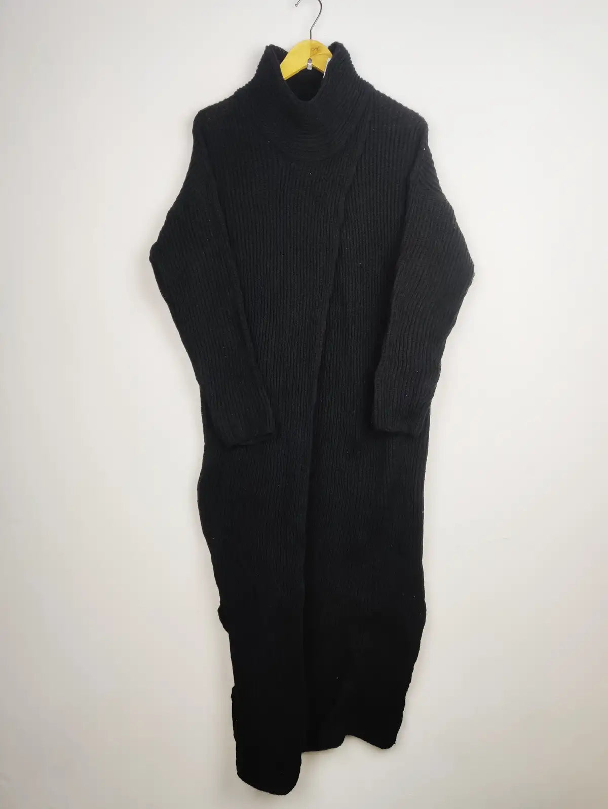 Buy online pre-used pre-loved 100% authentic & Original branded Shein (BD-93) available in Pakistan. Top international brands avilable.