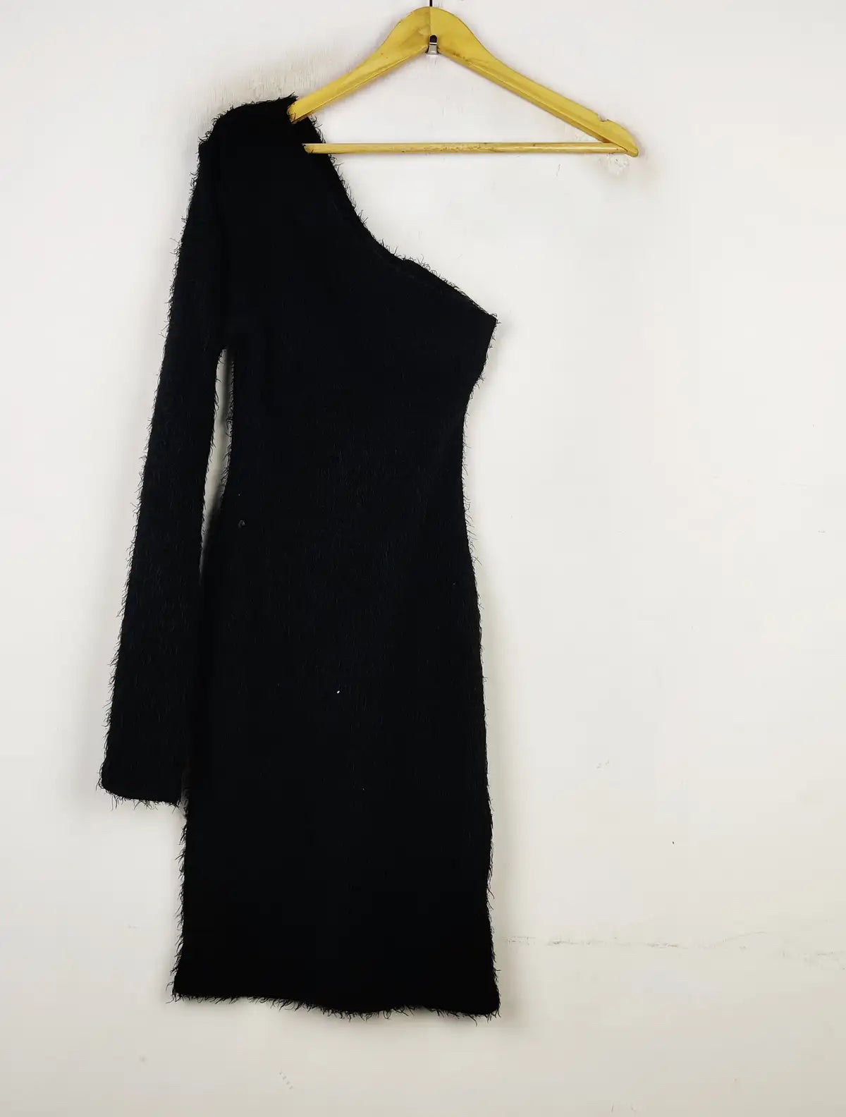 Buy online pre-used pre-loved 100% authentic & Original branded Asos (BD-931) available in Pakistan. Top international brands avilable.