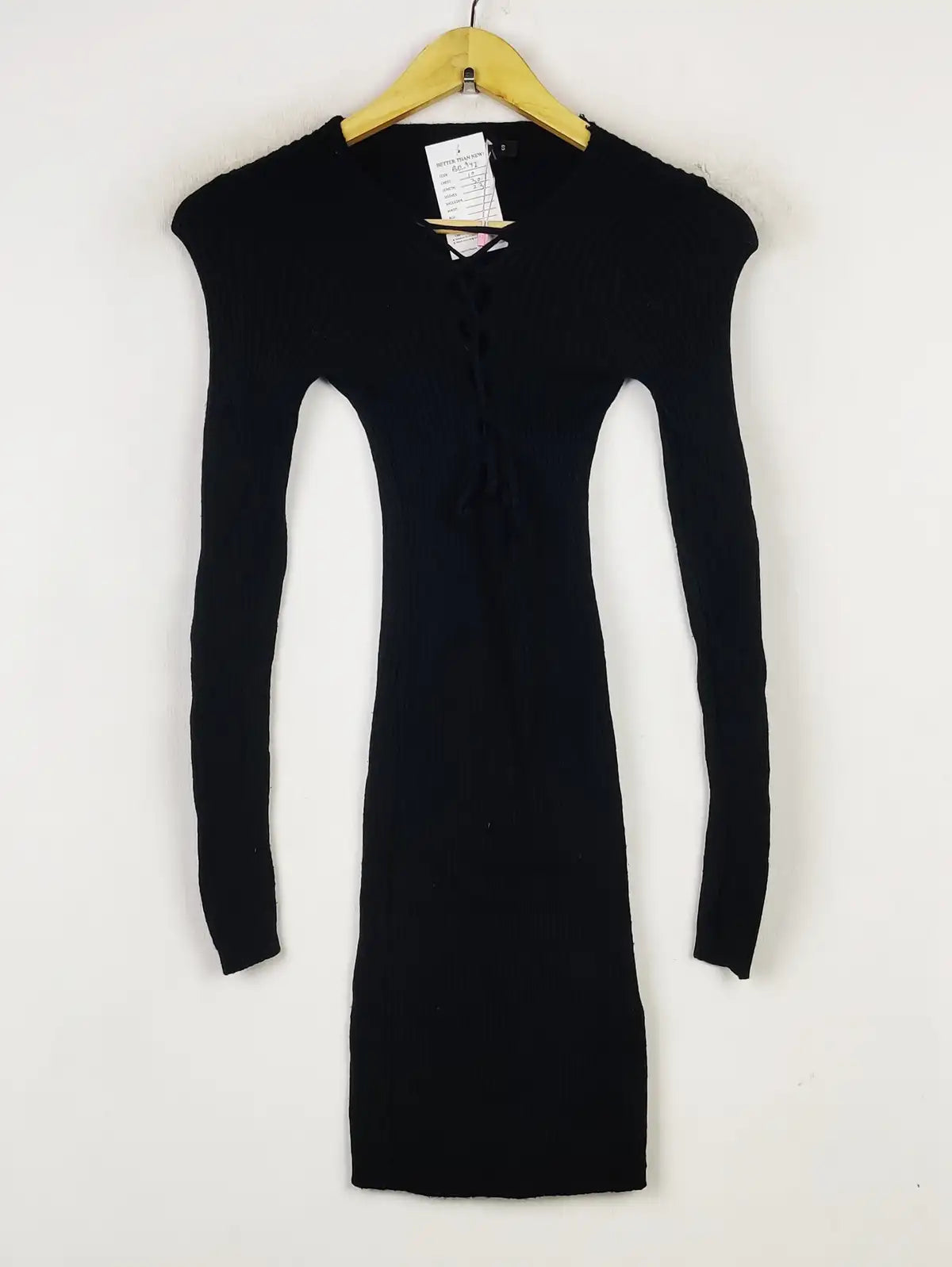 Buy online pre-used pre-loved 100% authentic & Original branded Unknown Brand (BD-942) available in Pakistan. Top international brands avilable.