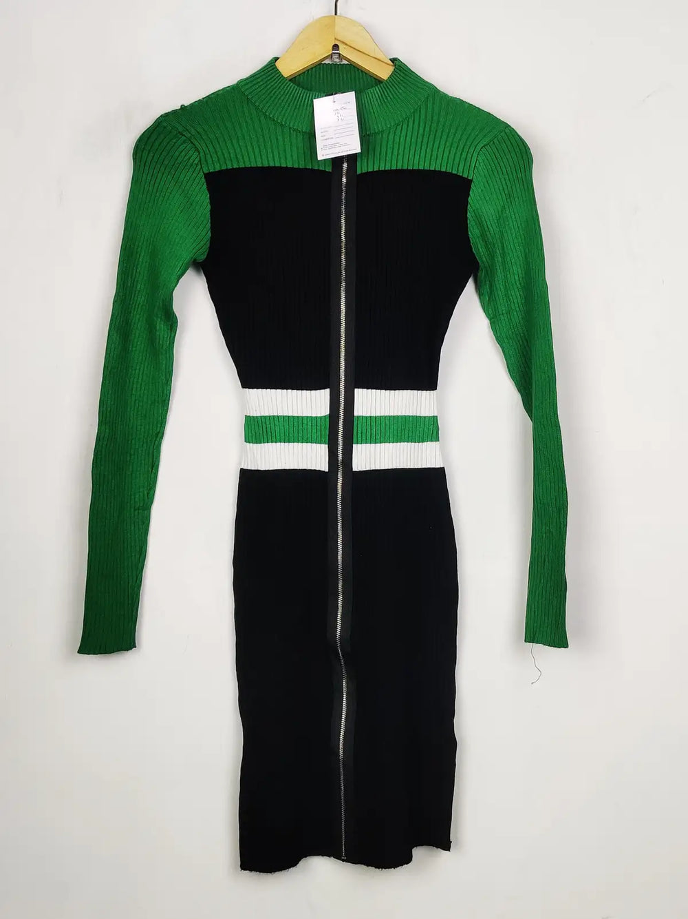 Buy online pre-used pre-loved 100% authentic & Original branded Lu Nyc (BD-986) available in Pakistan. Top international brands avilable.