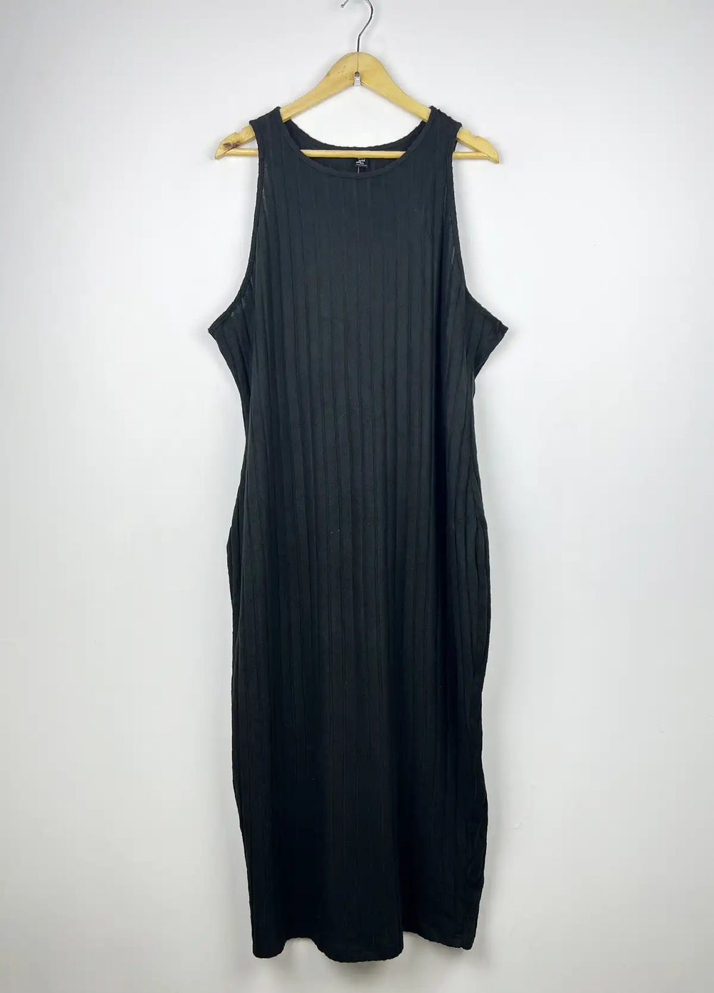 Buy online pre-used pre-loved 100% authentic & Original branded Shein (BD-98) available in Pakistan. Top international brands avilable.