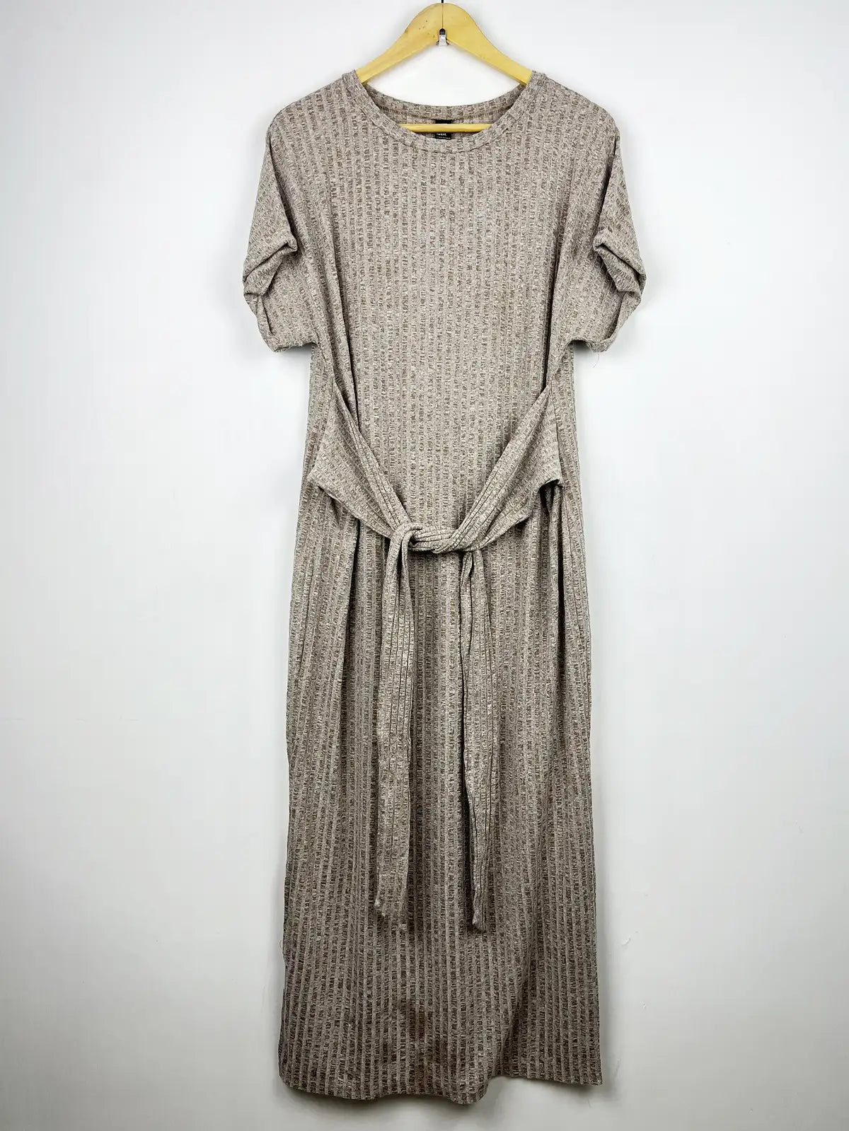 Buy online pre-used pre-loved 100% authentic & Original branded Shein (BD-99) available in Pakistan. Top international brands avilable.