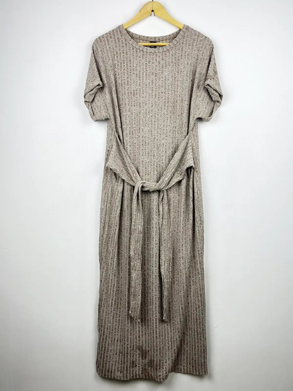 Buy online pre-used pre-loved 100% authentic & Original branded Shein (BD-99) available in Pakistan. Top international brands avilable.