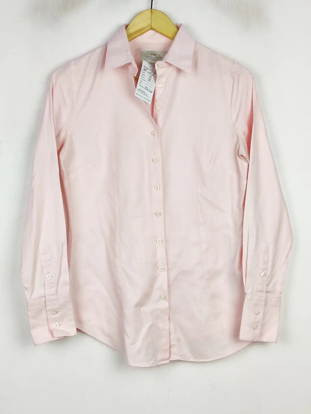 Buy online pre-used pre-loved 100% authentic & Original branded Hawes & Curtis (BDT-1058) available in Pakistan. Top international brands avilable.