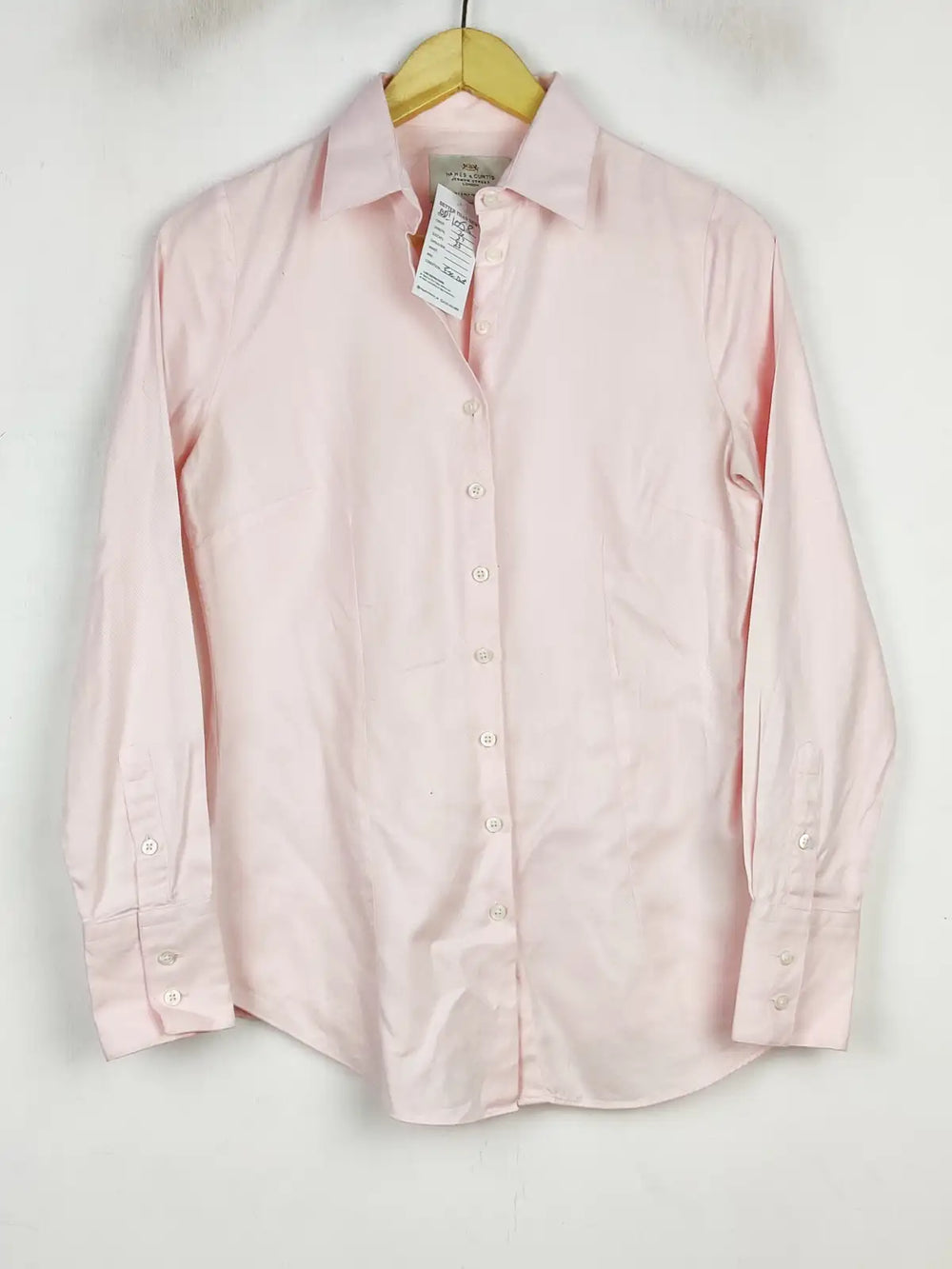 Buy online pre-used pre-loved 100% authentic & Original branded Hawes & Curtis (BDT-1058) available in Pakistan. Top international brands avilable.