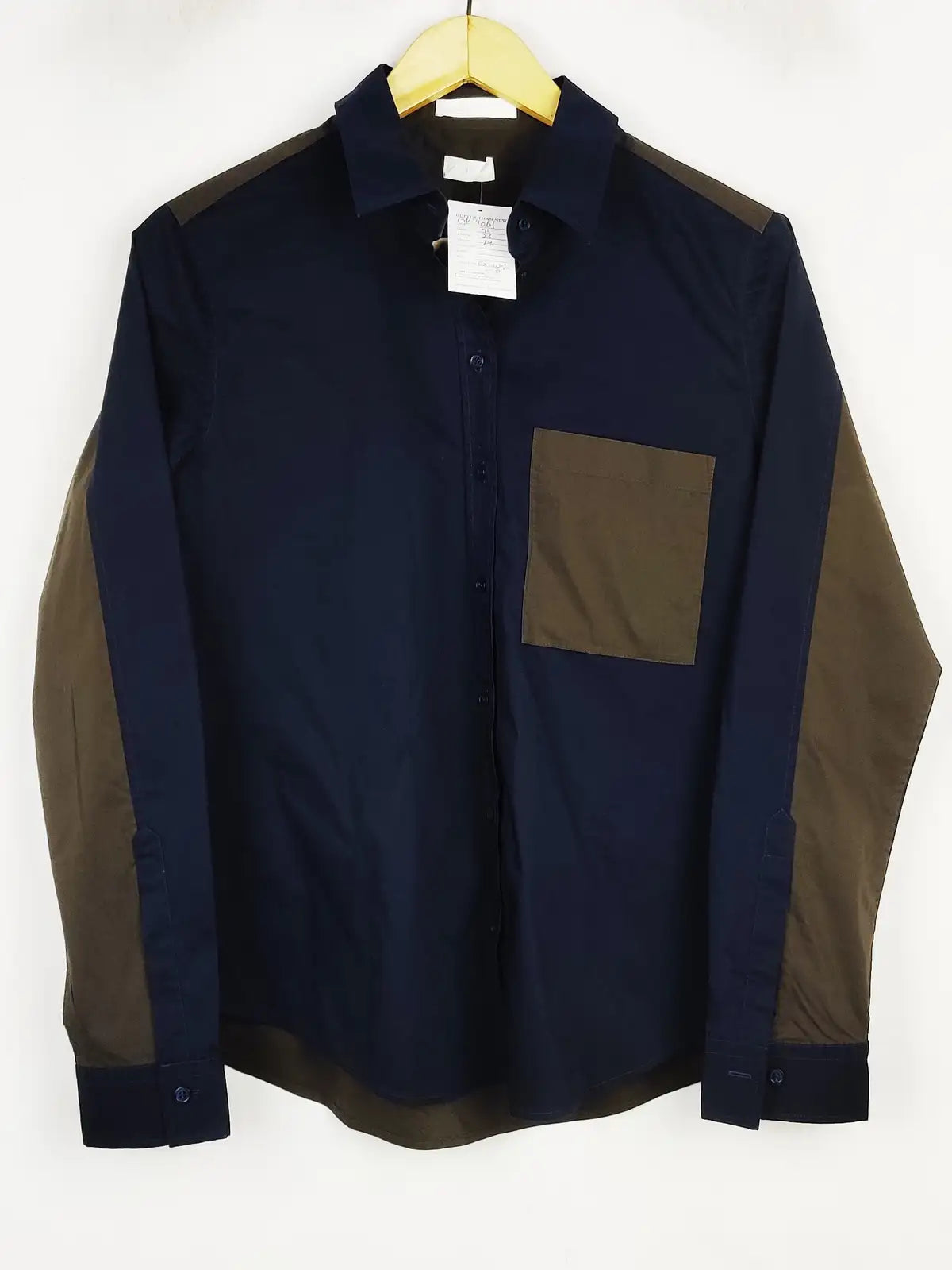 Buy online pre-used pre-loved 100% authentic & Original branded Unknown Brand (BDT-1061) available in Pakistan. Top international brands avilable.