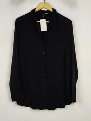 Buy online pre-used pre-loved 100% authentic & Original branded H&M (BDT-1069) available in Pakistan. Top international brands avilable.