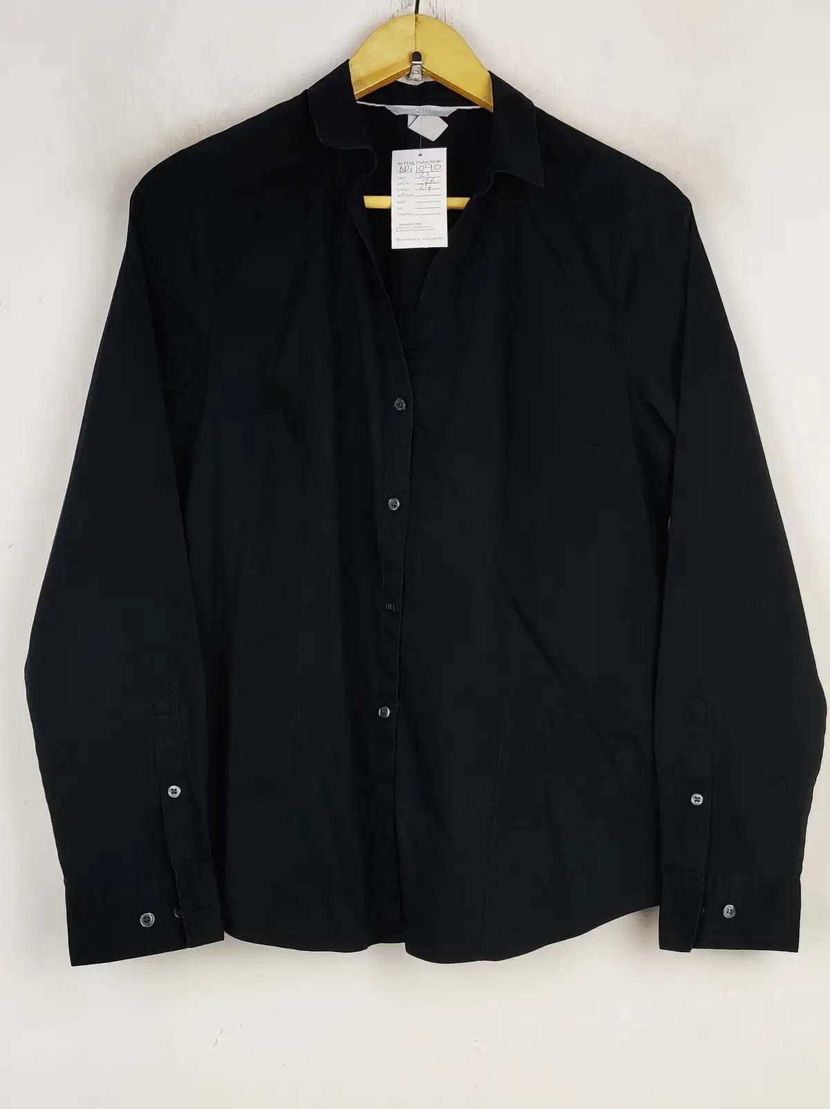 Buy online pre-used pre-loved 100% authentic & Original branded H&M (BDT-1090) available in Pakistan. Top international brands avilable.
