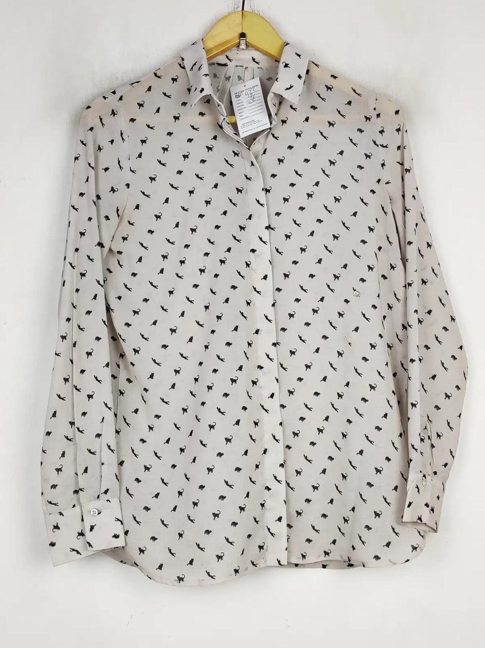 Buy online pre-used pre-loved 100% authentic & Original branded Unknown Brand (BDT-1122) available in Pakistan. Top international brands avilable.