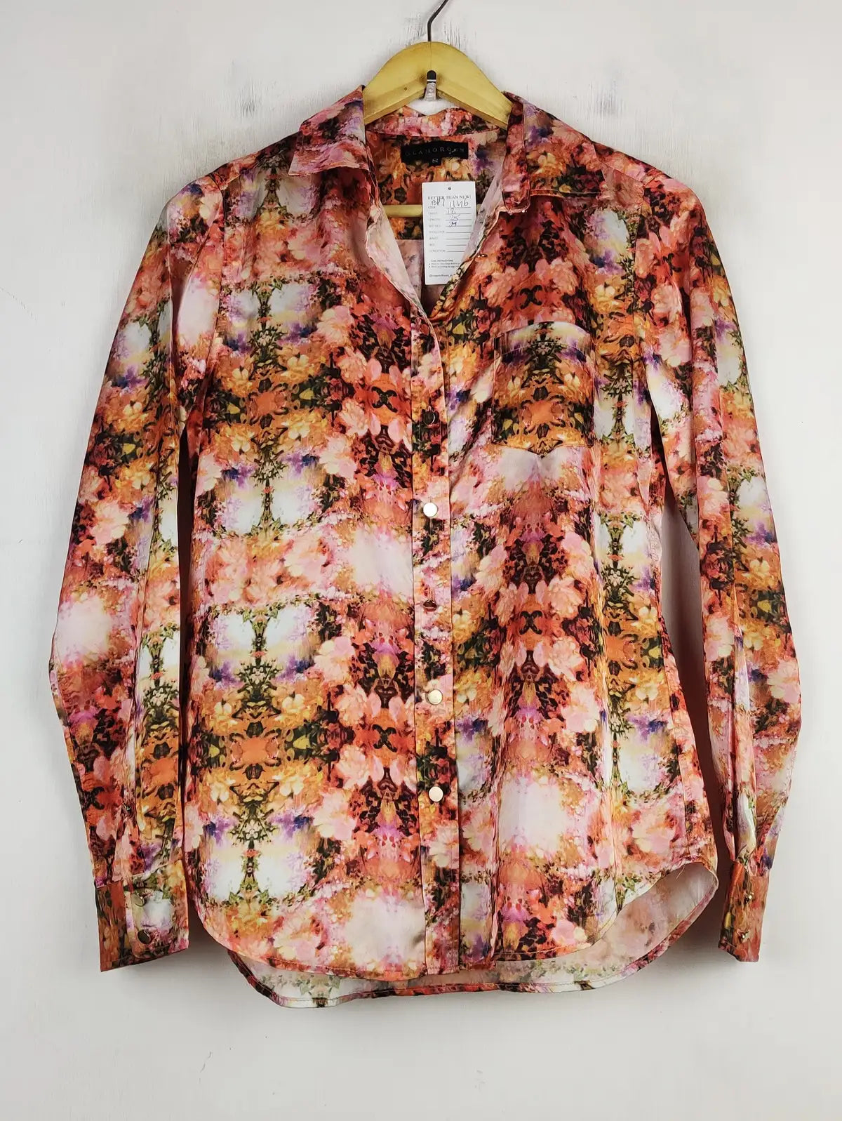 Buy online pre-used pre-loved 100% authentic & Original branded Glamorous (BDT-1146) available in Pakistan. Top international brands avilable.